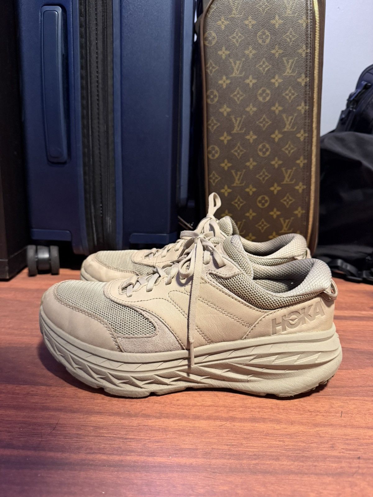 Hoka Hoka Bondi L Oxford Sneakers Size US 9.5 / EU 42-43 - 1 Thumbnail