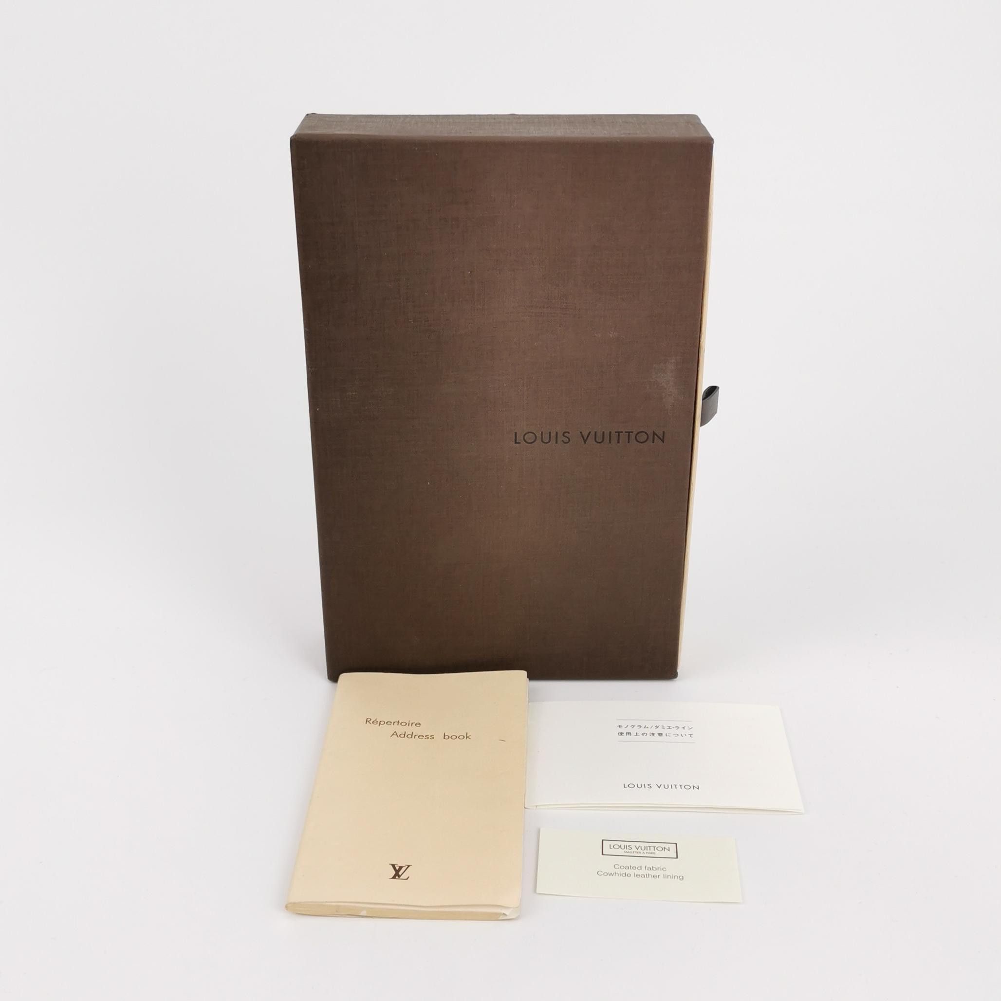 Louis Vuitton Louis Vuitton (LV) patent leather embossed monogram noteboo Size ONE SIZE - 3 Thumbnail