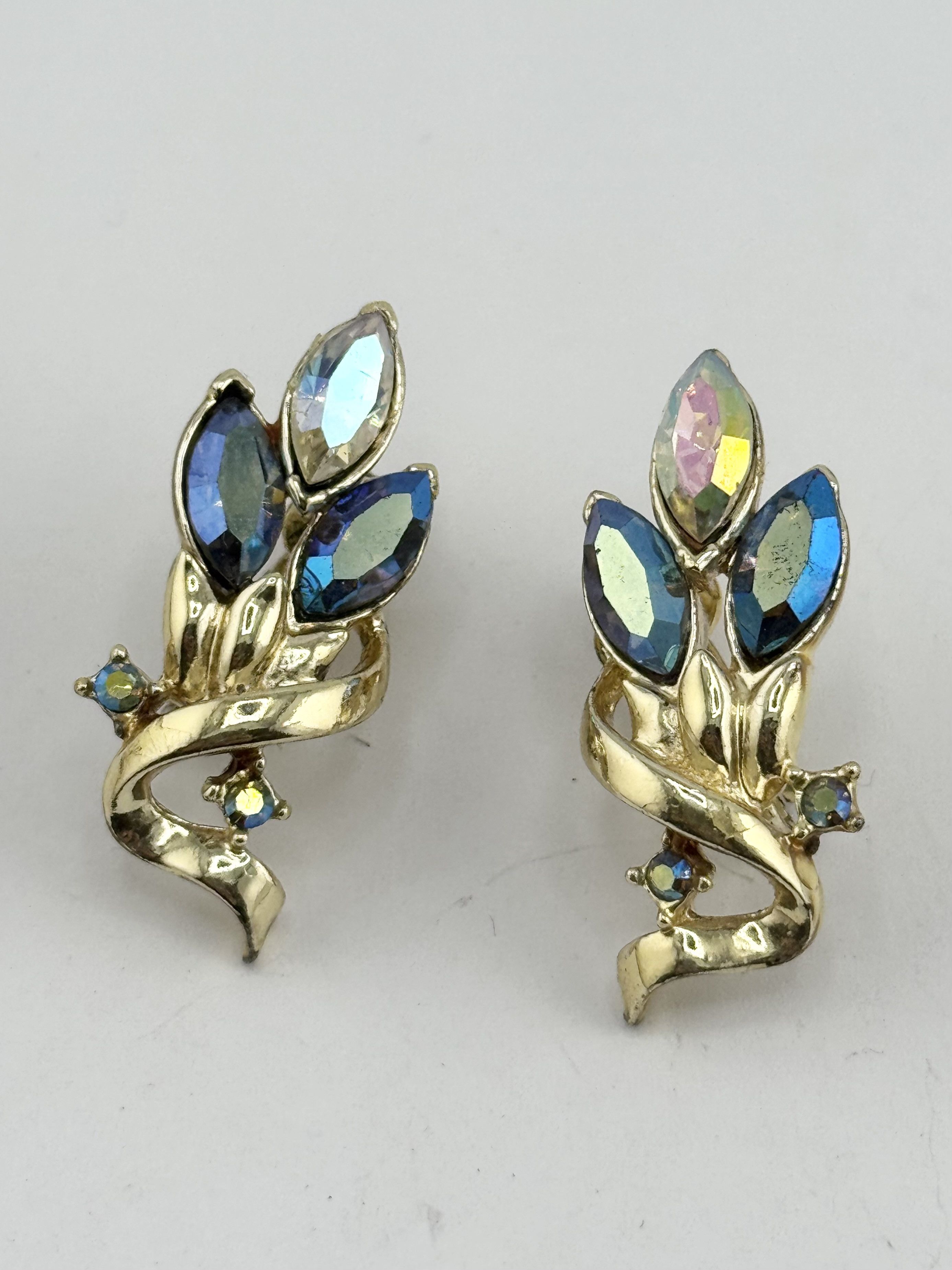 Vintage Vintage ab rhinestone gold leaf clip on earrings Size ONE SIZE - 1 Thumbnail