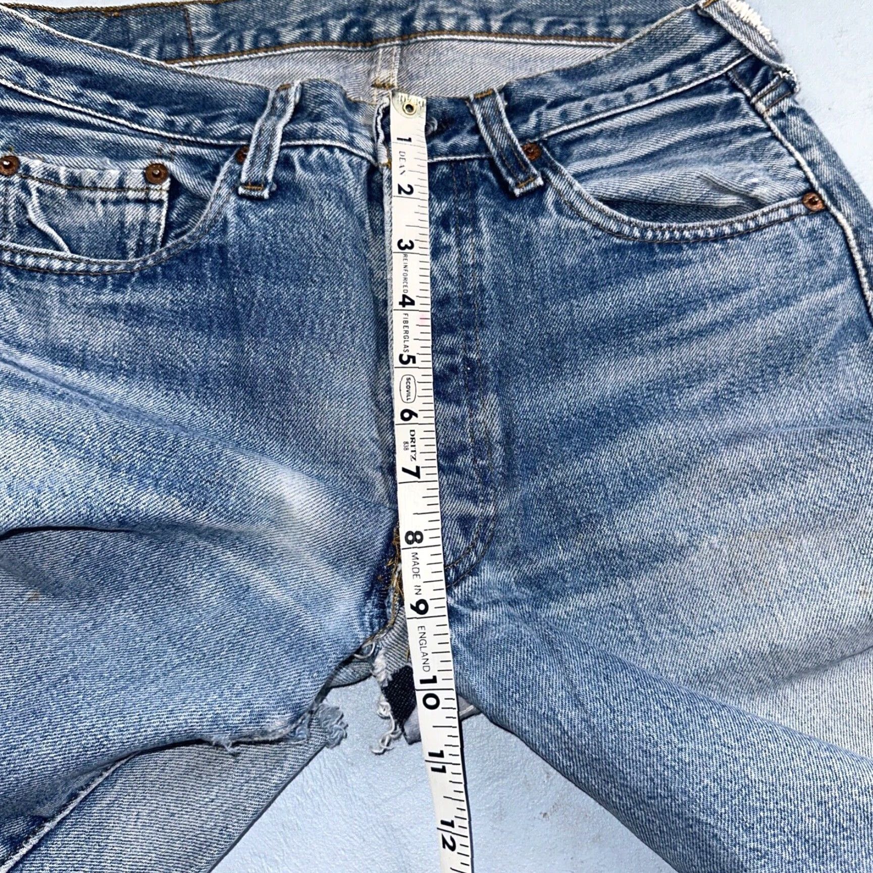 Levi's VINTAGE Levi's 501 XX Jeans Light Wash Redline Selvedge 80s Mid Rise 28x32 Distressed USA Mens Size US 28 / EU 44 - 6 Thumbnail