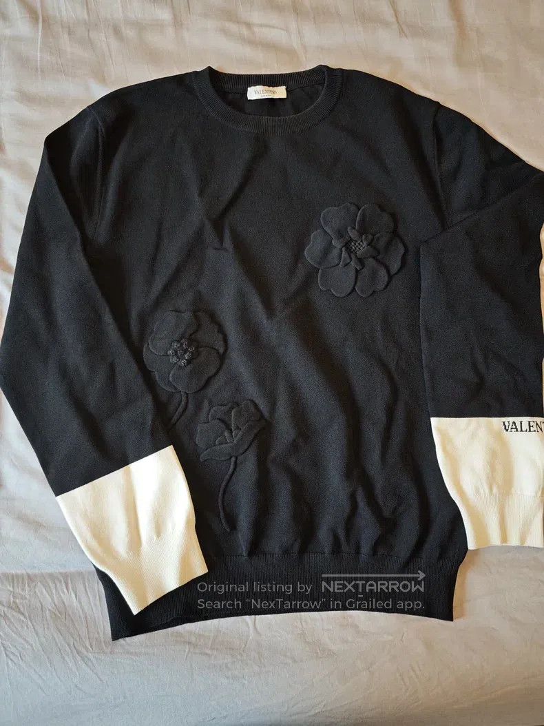 Valentino Valentino Rose special edition black knit Size XS / US 0-2 / IT 36-38 - 1 Thumbnail