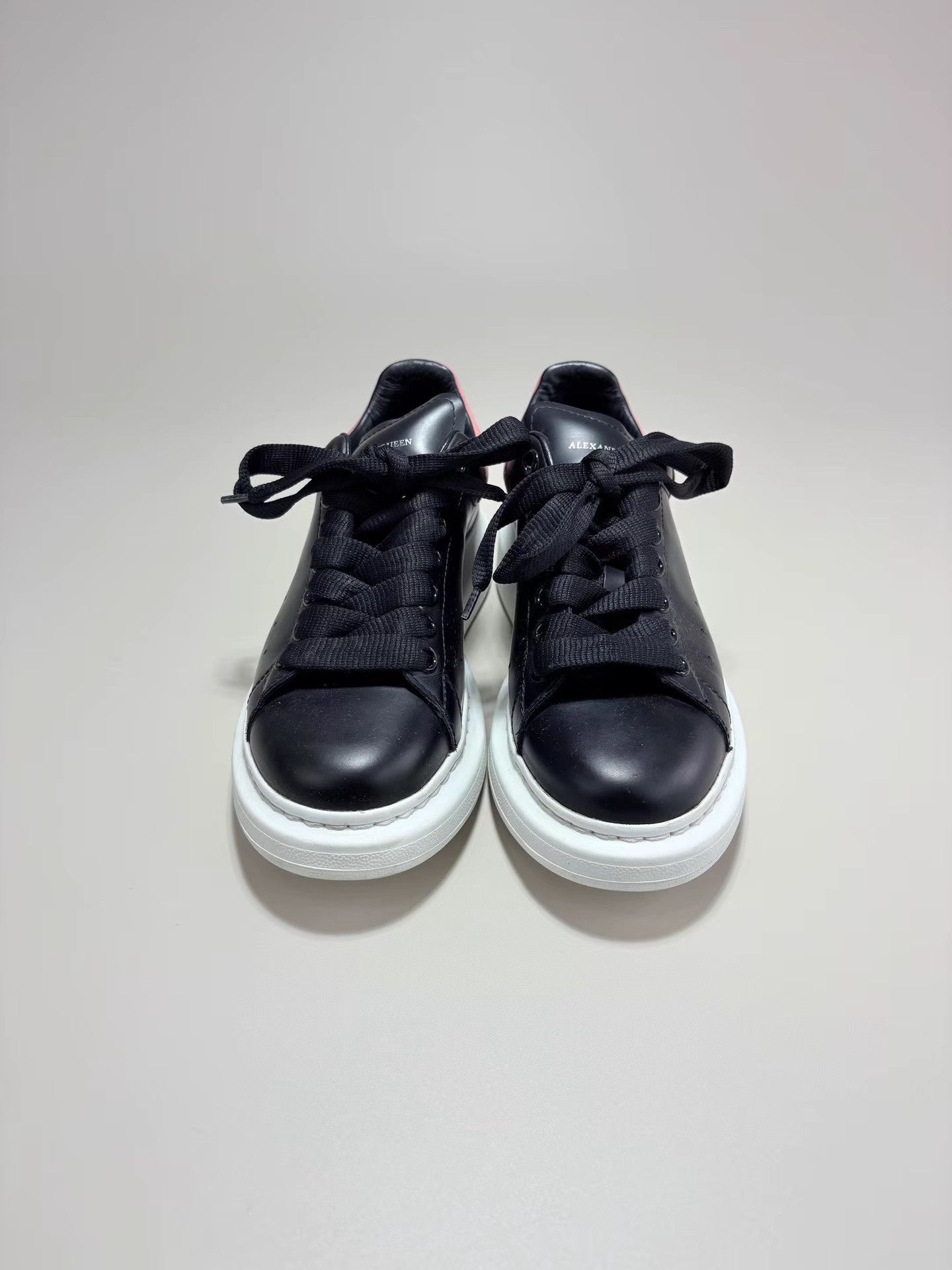 Alexander McQueen ALEXANDER MCQUEEN Pink Suede Heel Tab White Sneakers K1 Size US 7 / IT 37 - 2 Thumbnail