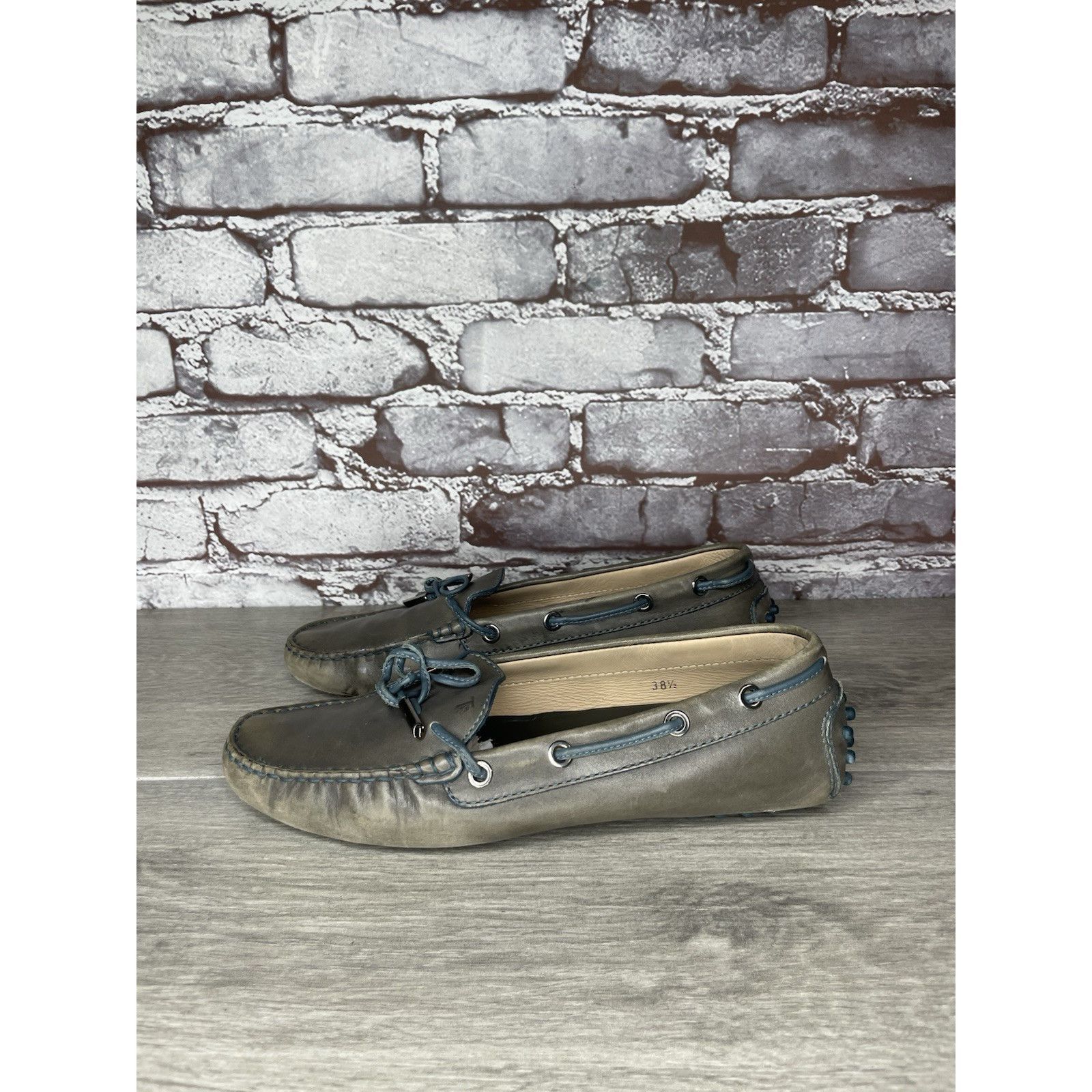 Tod's Tod's Gommino Gray Leather Moccasin Driving Loafers Women’s Size US 8 / IT 38 - 6 Thumbnail