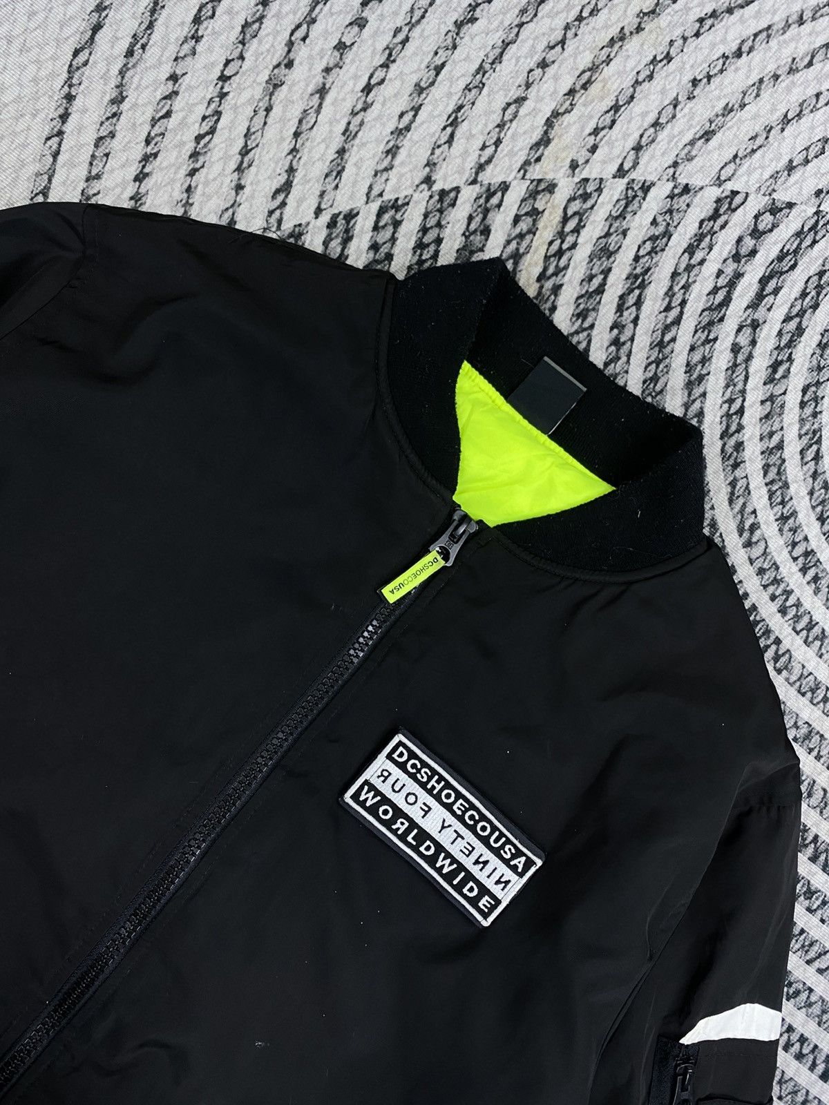 DC Vintage Dcshoecousa Neon Green Liner Zip-Up Bomber Jacket Size US XL / EU 56 / 4 - 7 Thumbnail