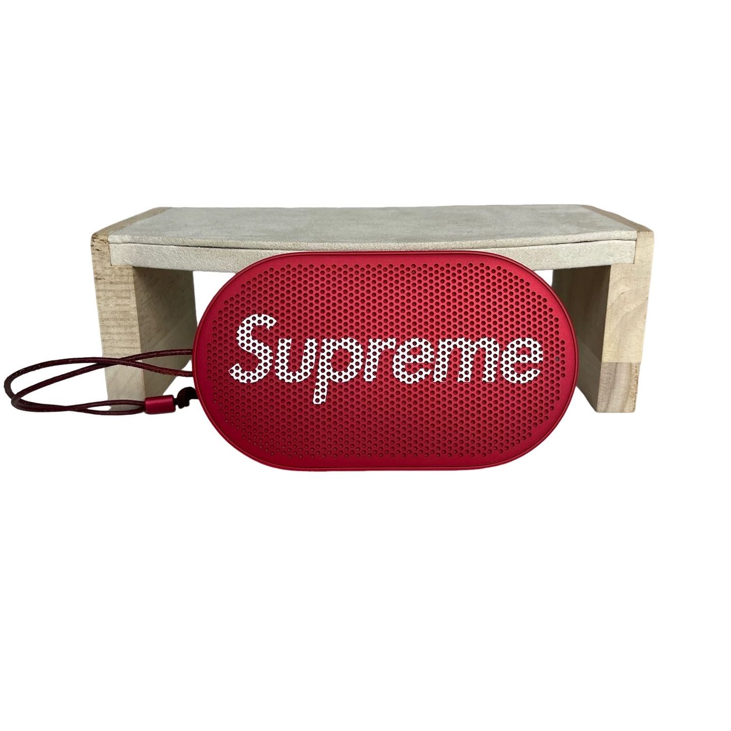 Supreme Supreme x Bang & Olufsen P2 Bluetooth Speaker ONE SIZE Size ONE SIZE - 1 Thumbnail