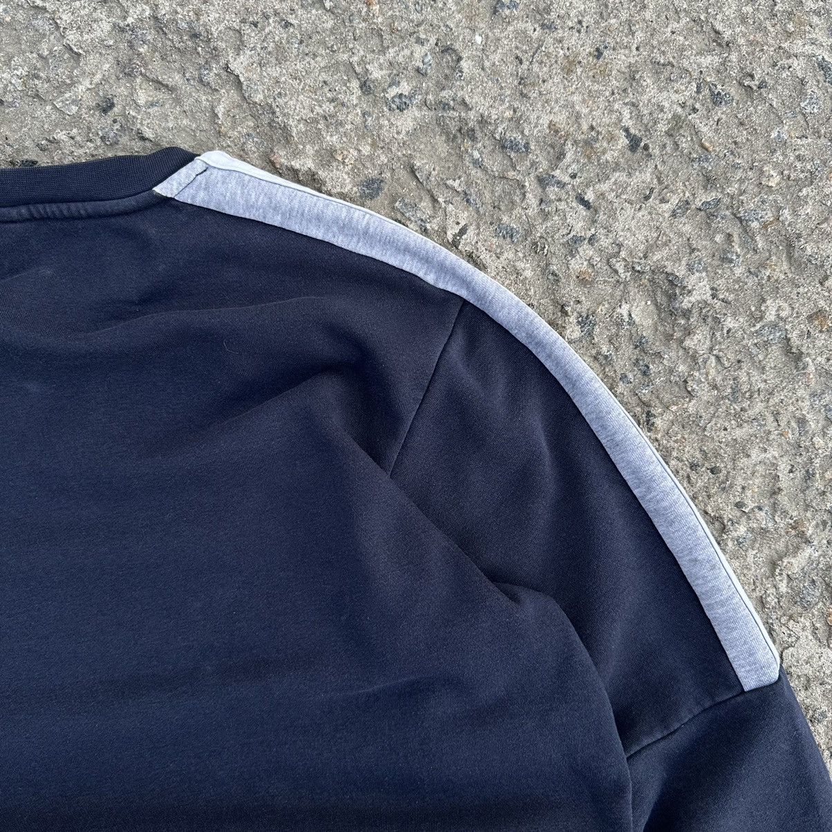 Adidas × Vintage Vintage Adidas Sweatshirts Small Logo Trashed Y2K 00s Size US L / EU 52-54 / 3 - 9 Thumbnail