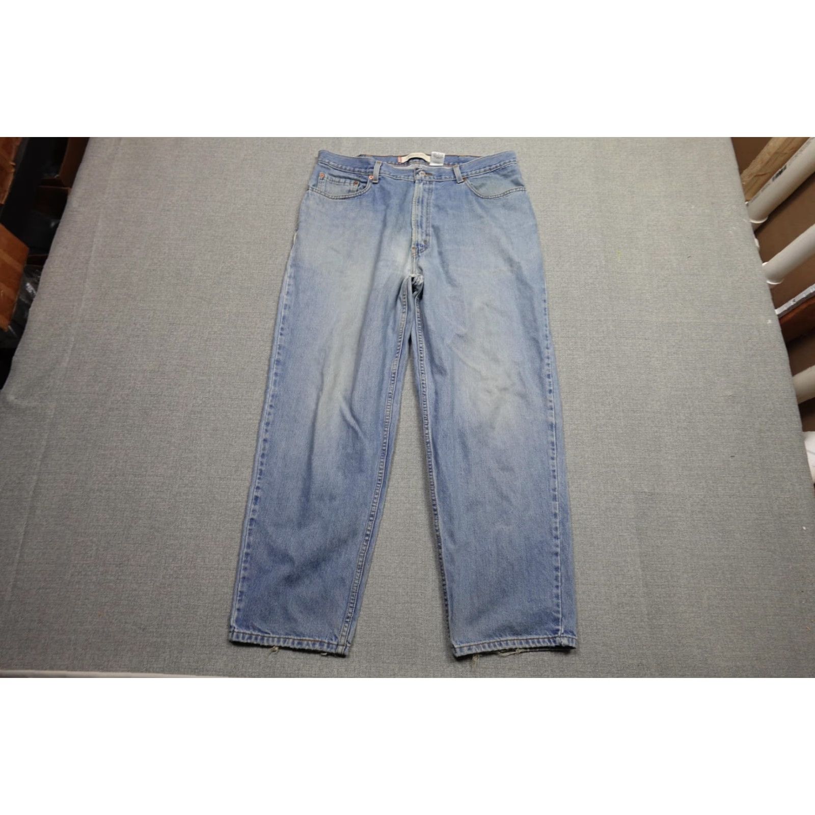 Levi's VINTAGE Levi's 560 Jeans Mens 38x30 Blue Light Wash Distressed Baggy Fit Denim Size US 38 / EU 54 - 3 Thumbnail