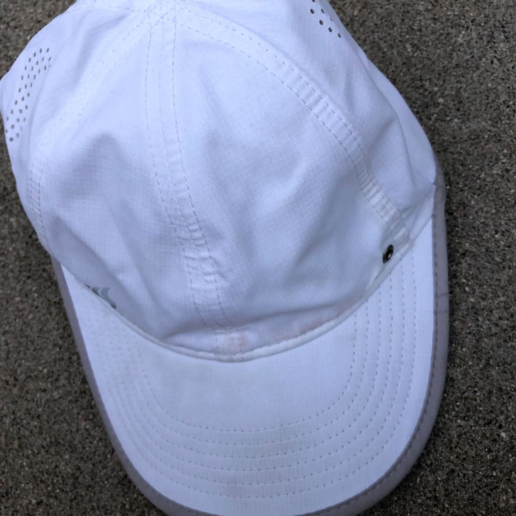 Vintage SAAKA Running Moisture Wicking Hat Men's White One Size Cap Adjustable Size ONE SIZE - 3 Thumbnail