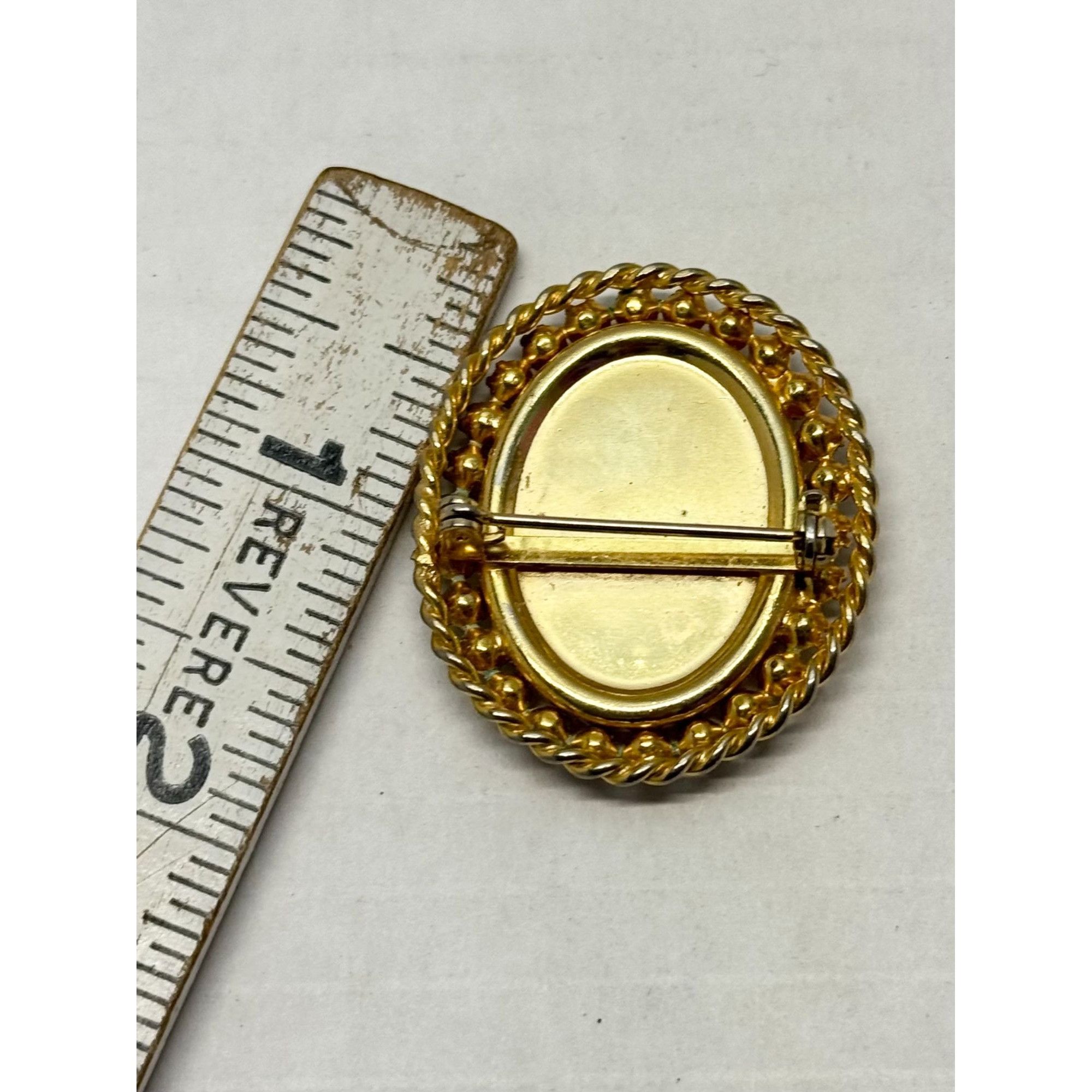 Vintage Vintage white milk glass rhinestone brooch pin Size ONE SIZE - 5 Thumbnail