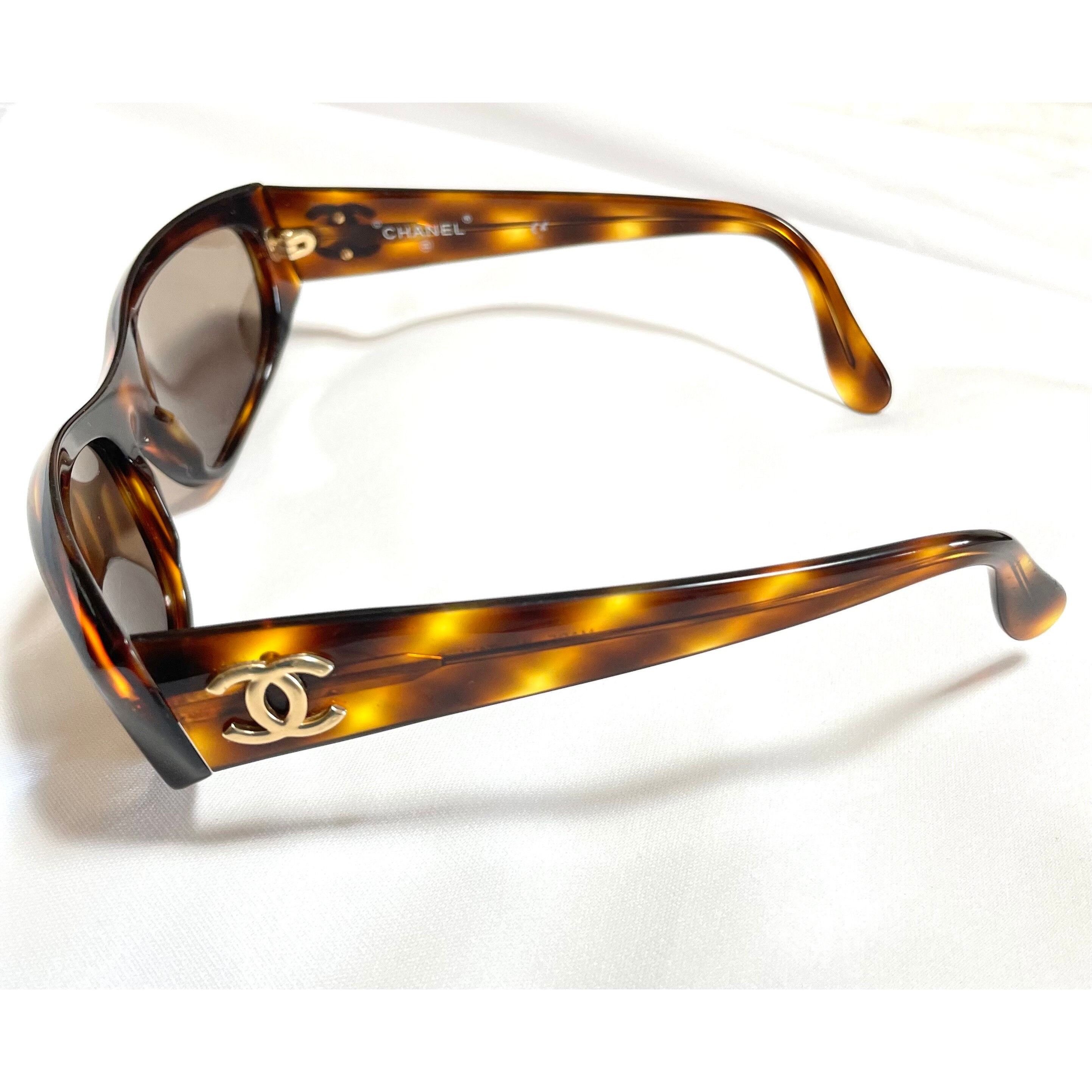 Chanel Vintage CHANEL brown frame and grey shade sunglasses with go Size ONE SIZE - 10 Thumbnail