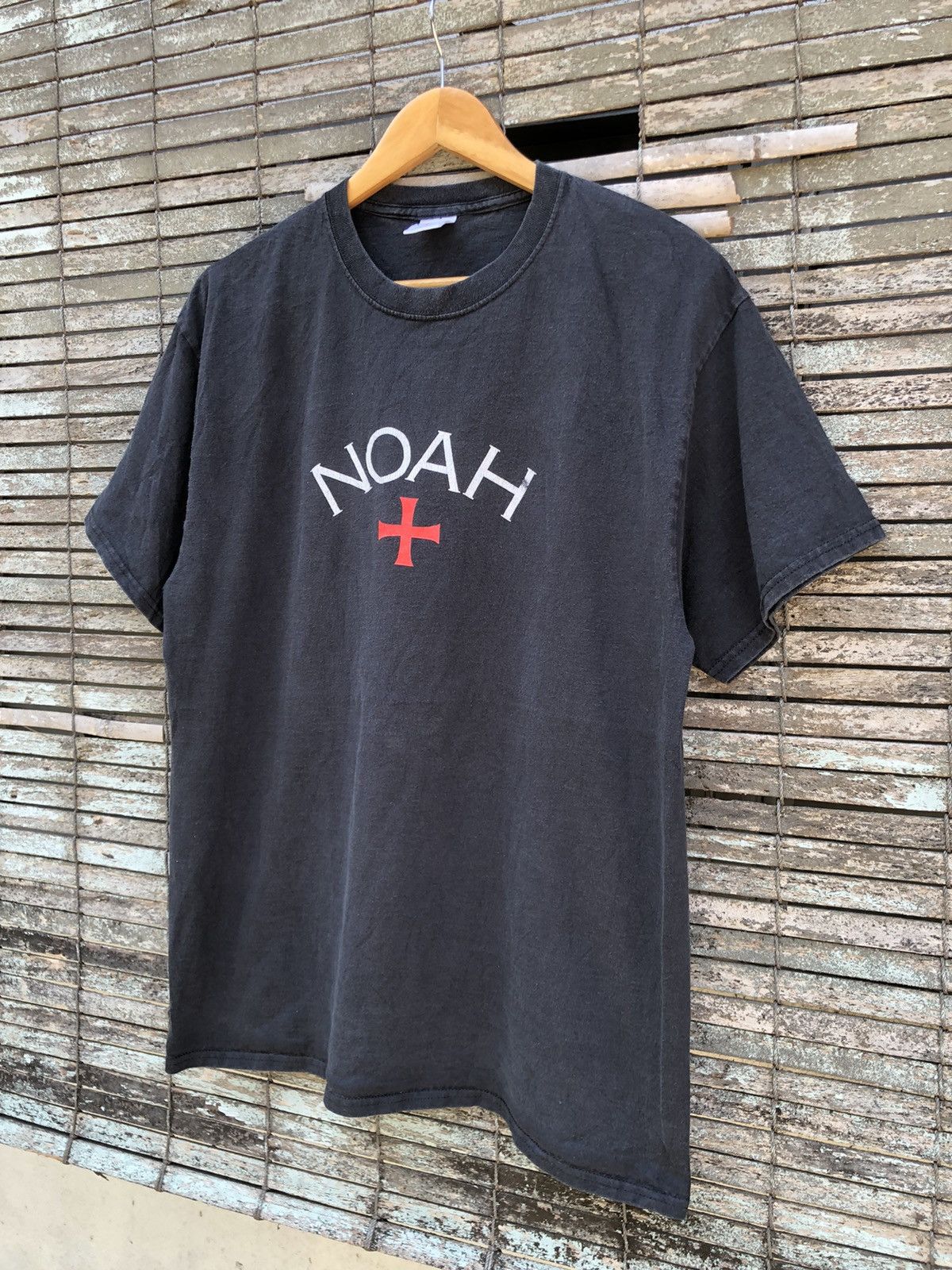 Noah Noah Cross Center Logo Tshirt Size US L / EU 52-54 / 3 - 3 Thumbnail