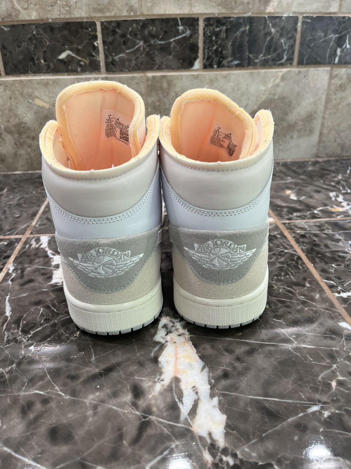 Jordan Brand × Nike Air Jordan 1 Mid SE 'Inside Out' Size US 9 / EU 42 - 4 Thumbnail