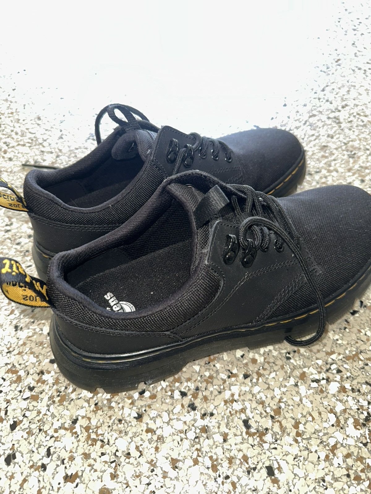 Dr. Martens Dr. Martins Low-top Size US 9 / EU 42 - 9 Thumbnail