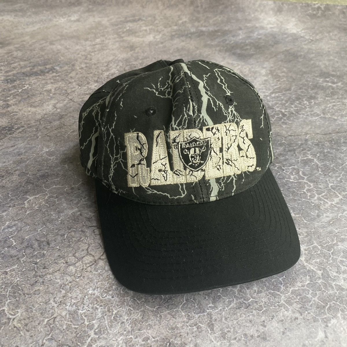 NFL Vintage Very Rare Raiders Thunder Pro One 1992 Cap NFL 90s Size ONE SIZE - 1 Thumbnail