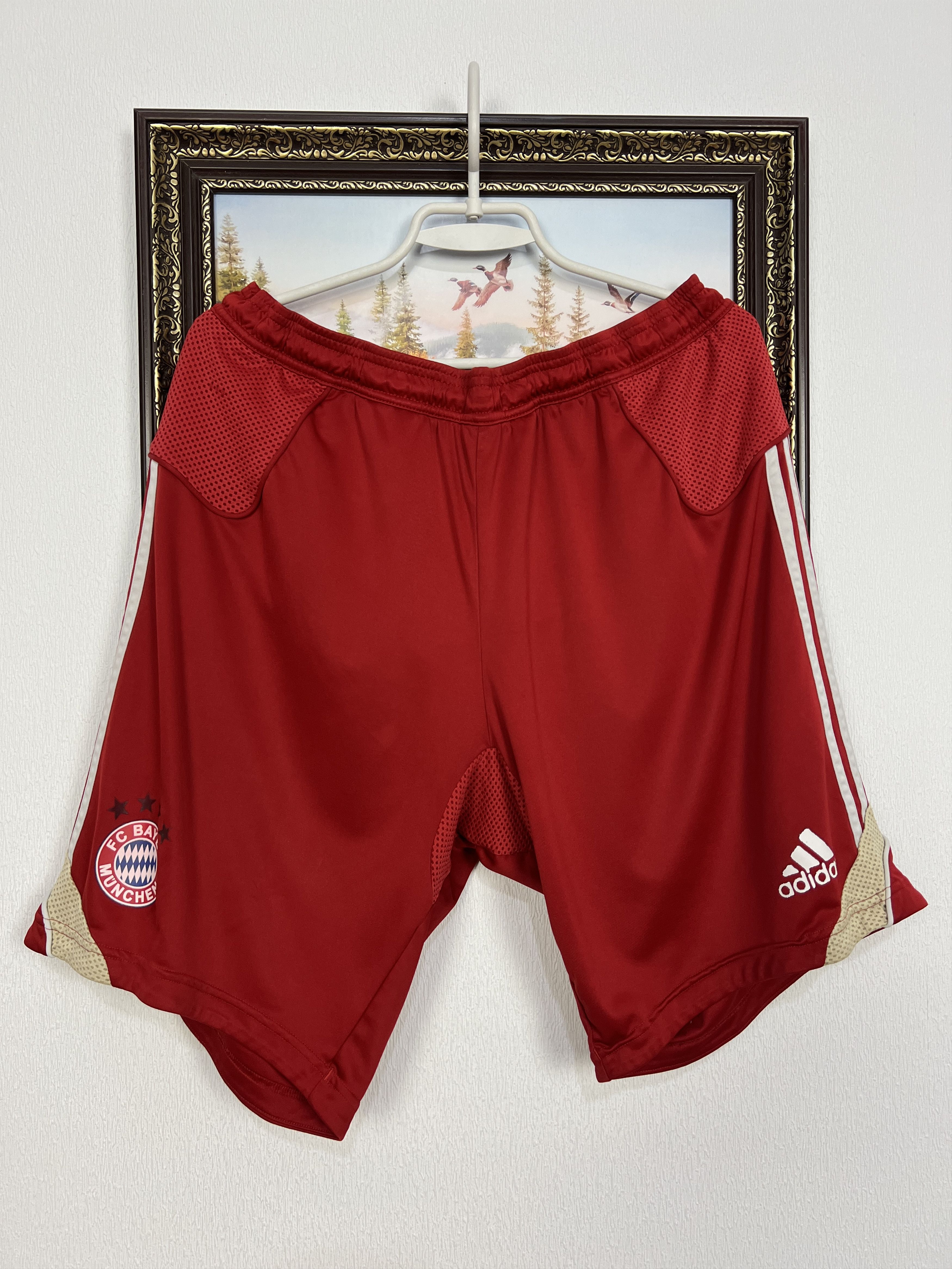 Adidas Vintage Adidas Bayern Munich Football Shorts Soccer Athletic Size US 36 / EU 52 - 1 Thumbnail