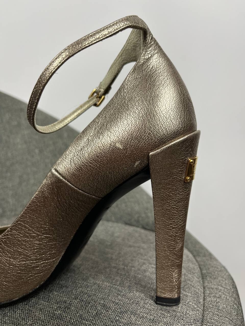 Louis Vuitton Leather pump with ankle strap Louis Vuitton Size US 6.5 / IT 36.5 - 8 Thumbnail