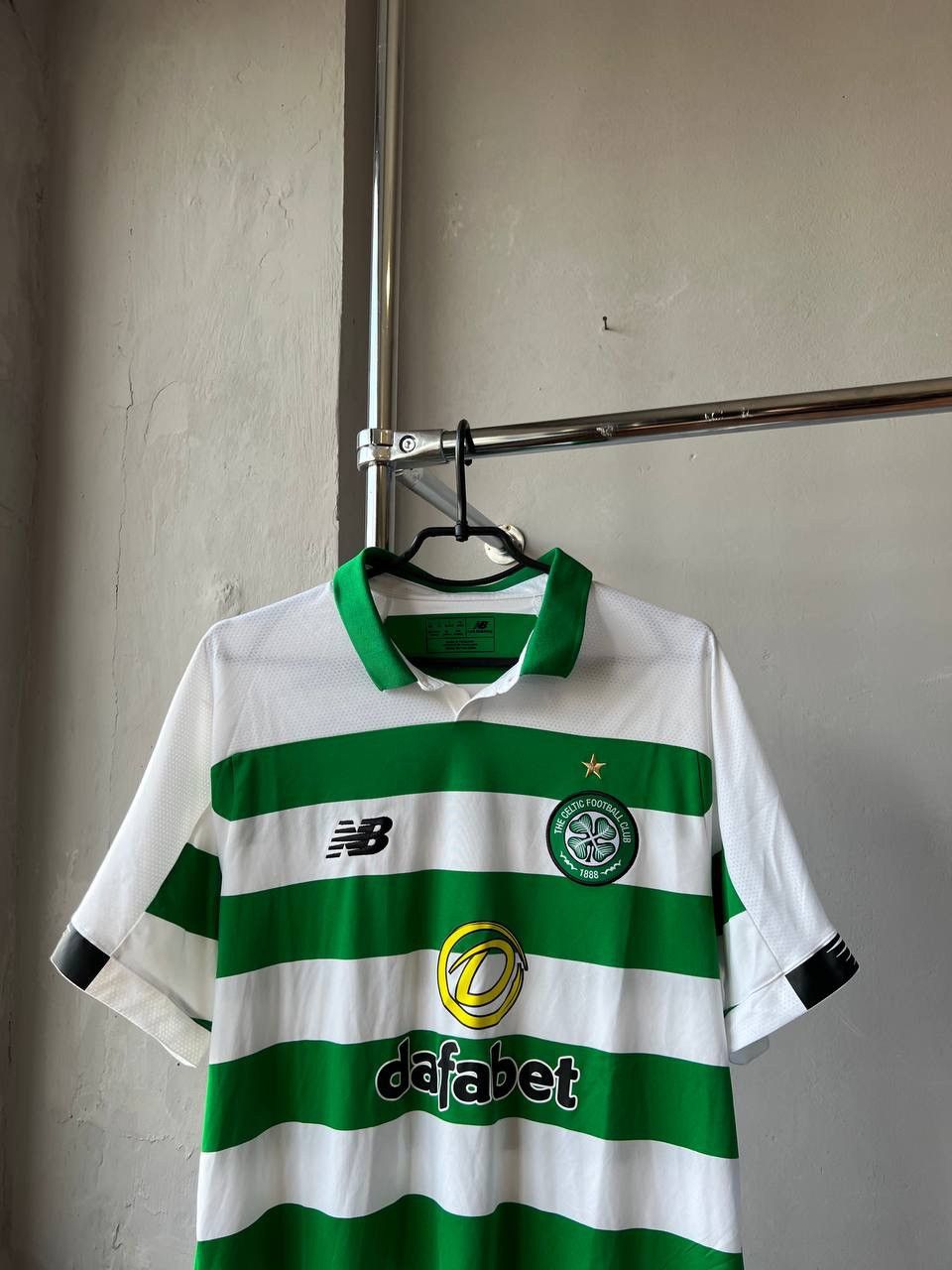 New Balance 2019/20 CELTIC FC HOME SOCCER JERSEY FOOTBALL SHIRT NB SZ L Size US L / EU 52-54 / 3 - 5 Thumbnail