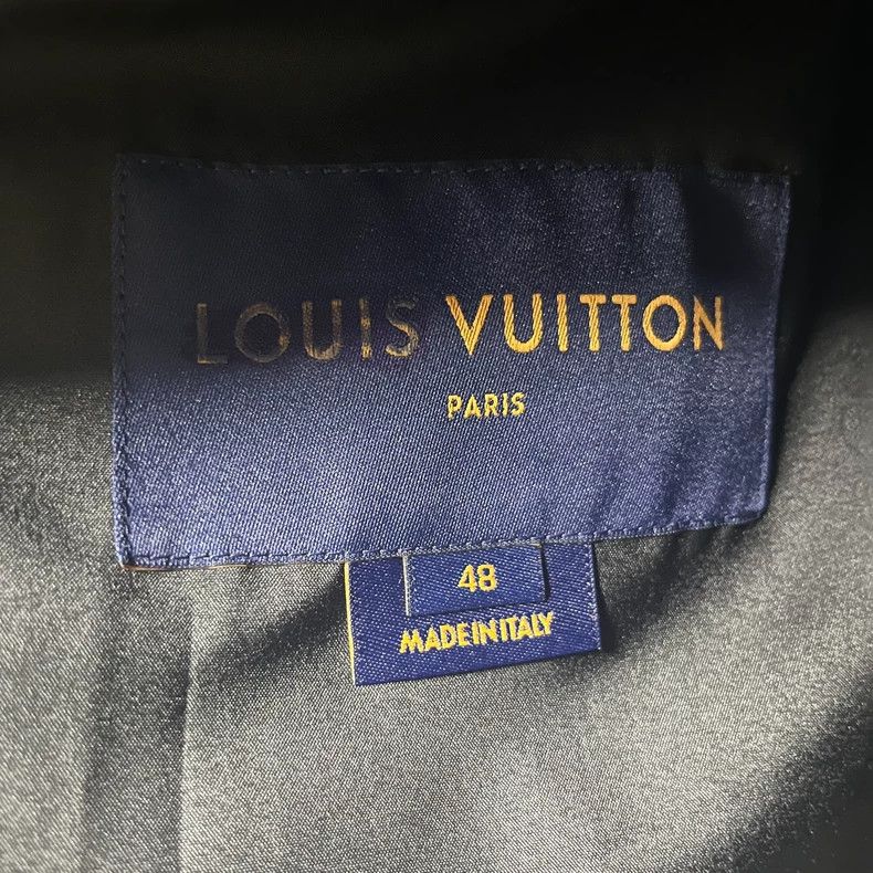 Louis Vuitton LOUIS VUITTON Black solid logo zip-up long-sleeve jacket 25 Size US M / EU 48-50 / 2 - 4 Thumbnail