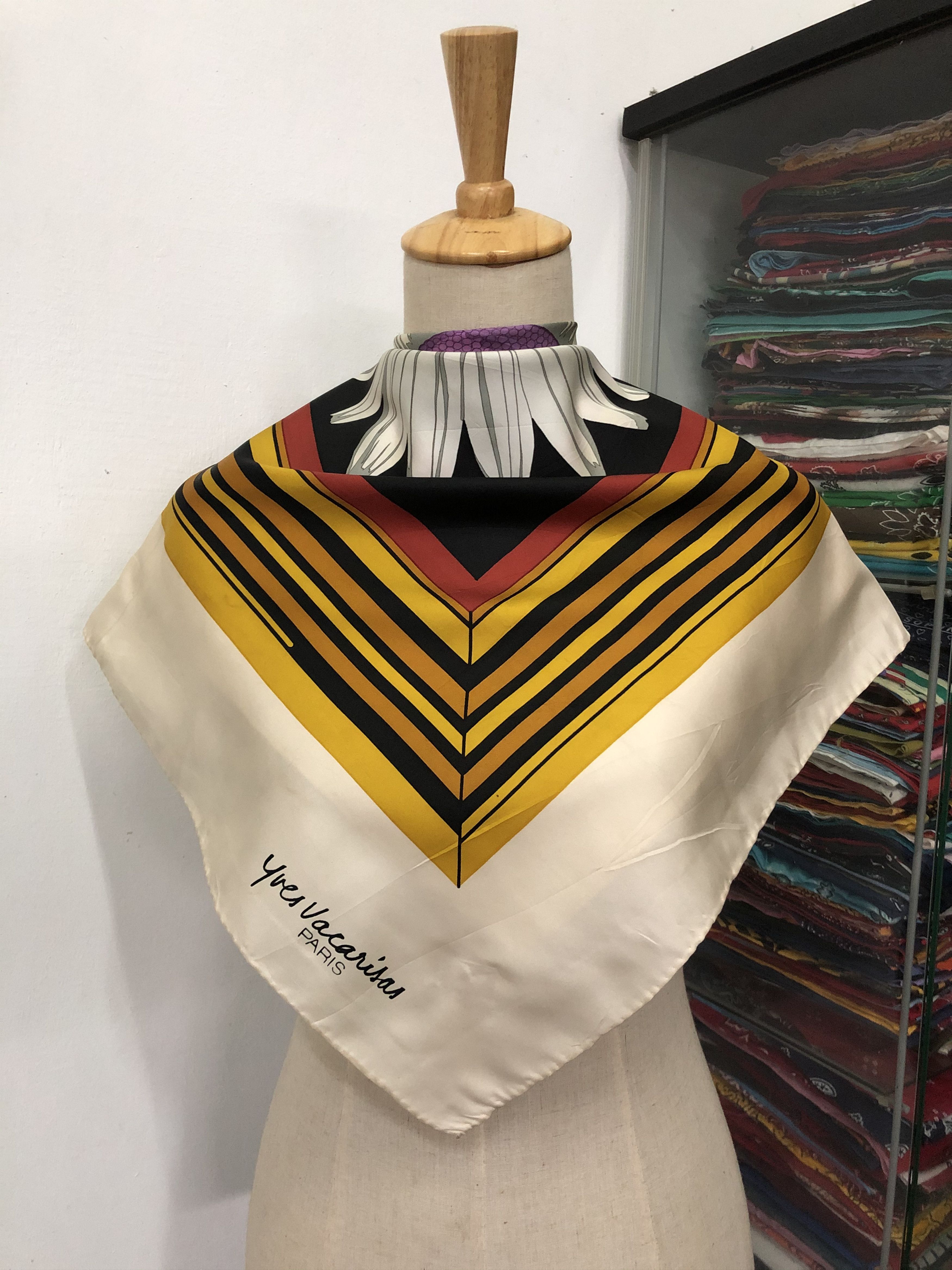 Vintage Vintage Yves Vacarisas Silk Scarf Size ONE SIZE - 1 Thumbnail