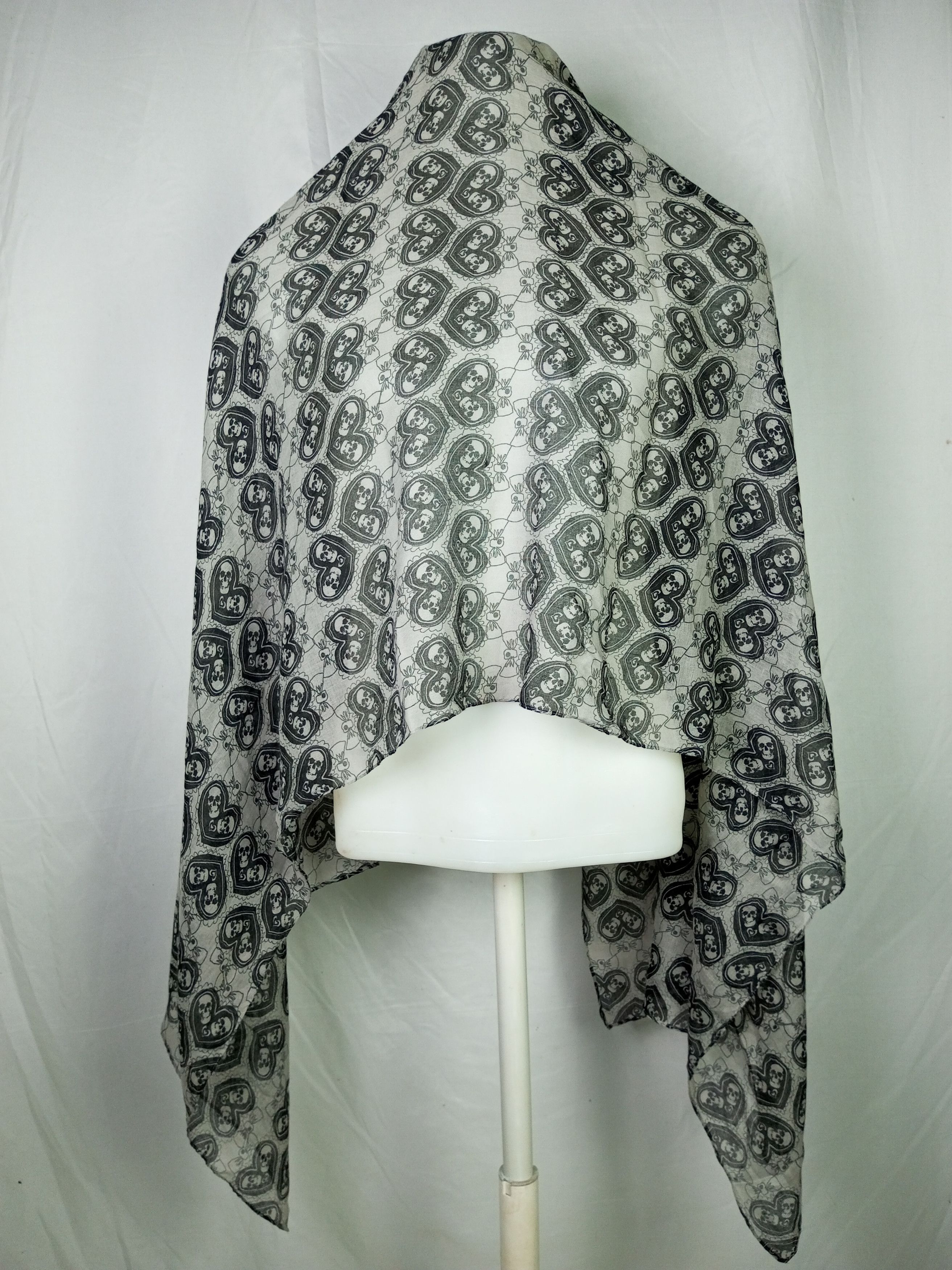 Japanese Brand Skulls Scarf Inspired By Alexander McQueen Size ONE SIZE - 6 Thumbnail