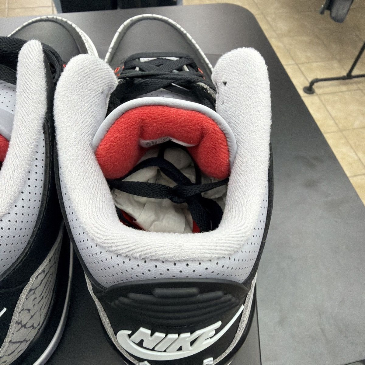 Jordan Brand Air Jordan 3 Retro OG 2024 Black Cement DN3707-010 Size 9.5 Size US 9.5 / EU 42-43 - 23 Thumbnail