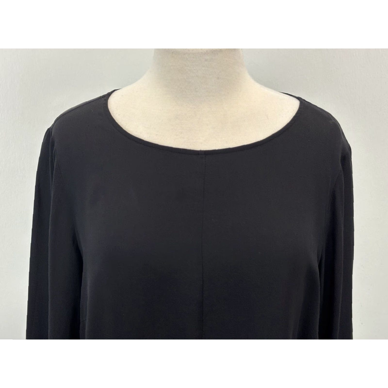 Tory Burch Vintage Tory Burch Women's Silk Blouse Sz 12 Black Tunic Long Sleeve Round Neck Classic Designer Size XL / US 12-14 / IT 48-50 - 5 Thumbnail