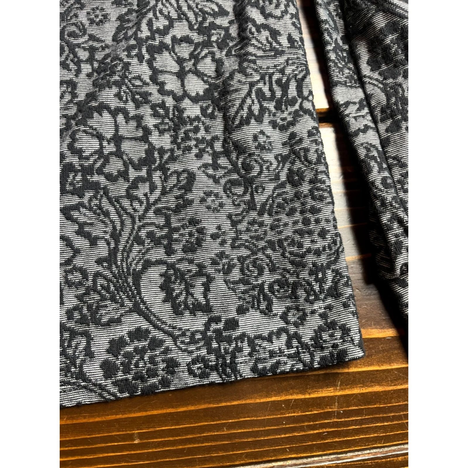 Loft LOFT Shirt Women's Size Small Black Gray Floral Long Sleeve Cut Out Womens Size S / US 4 / IT 40 - 5 Thumbnail