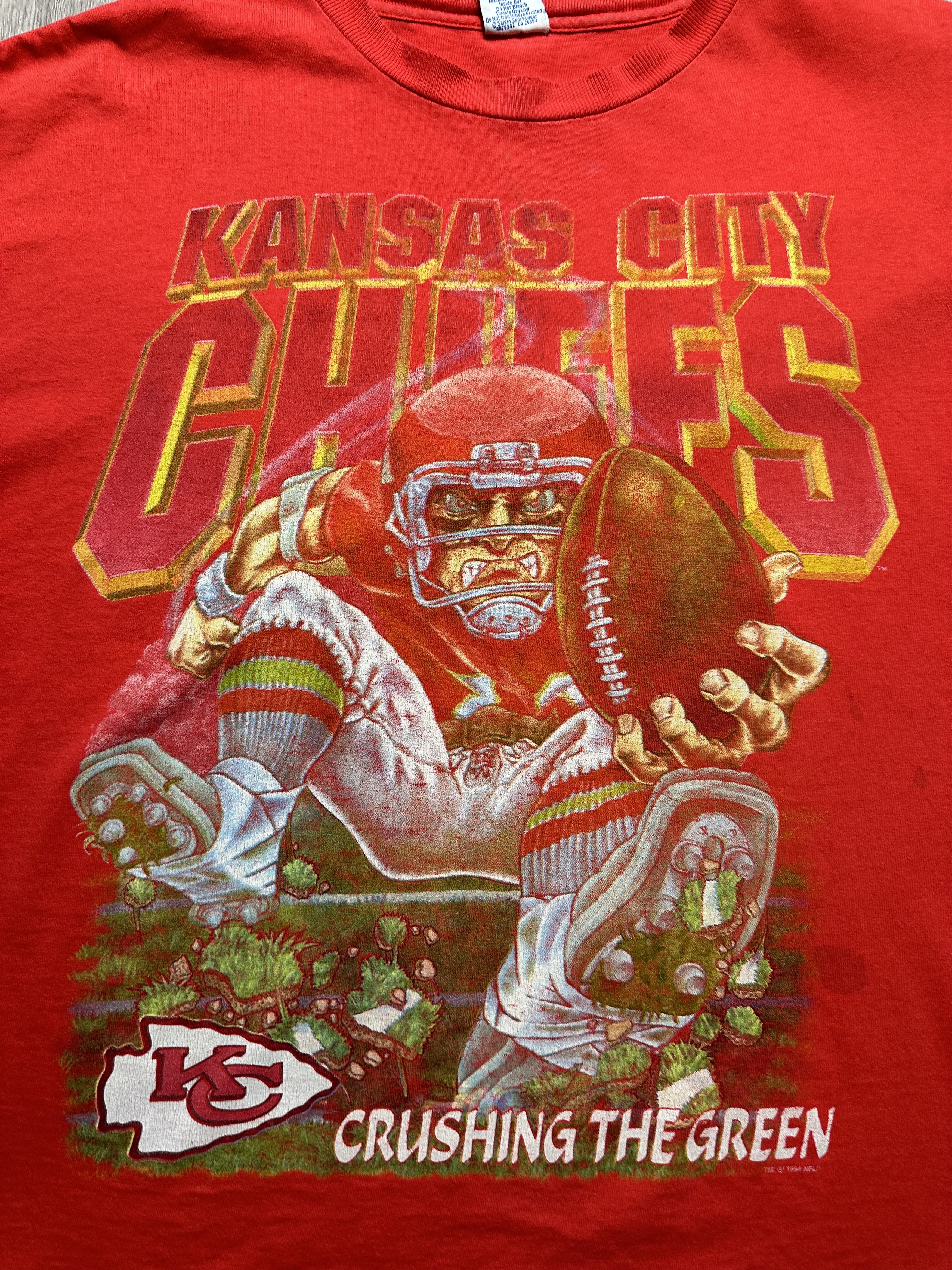NFL × Salem Sportswear × Vintage Vintage Kansas City Chiefs 1994 Crushing the Green Tee Size US XL / EU 56 / 4 - 4 Thumbnail