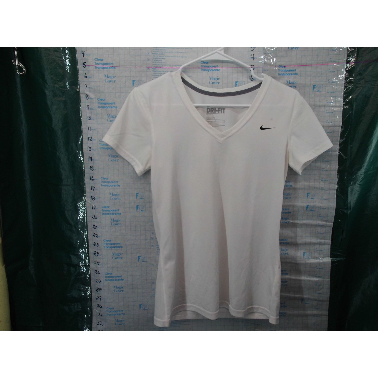 Nike Nike DriFit Small/Petite/Child White Athletic Wear Shirt Size S / US 4 / IT 40 - 6 Thumbnail