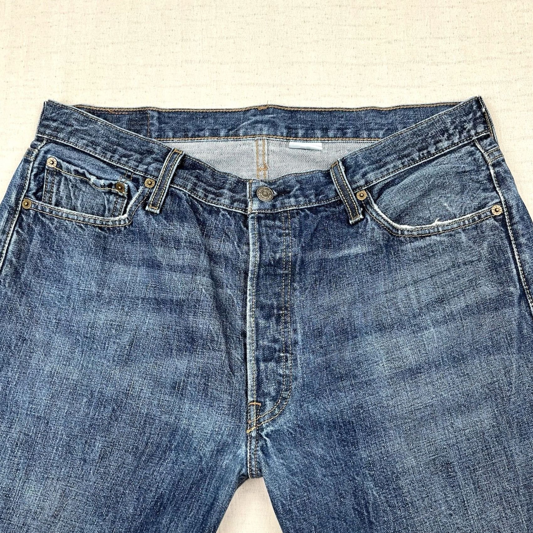 Levi's Levi's 501 Jeans 36X36 Medium Wash Distressed Pockets 2007 Date Good Condition Mens Jeans Straight Blue 501 Model Size US 36 / EU 52 - 6 Thumbnail