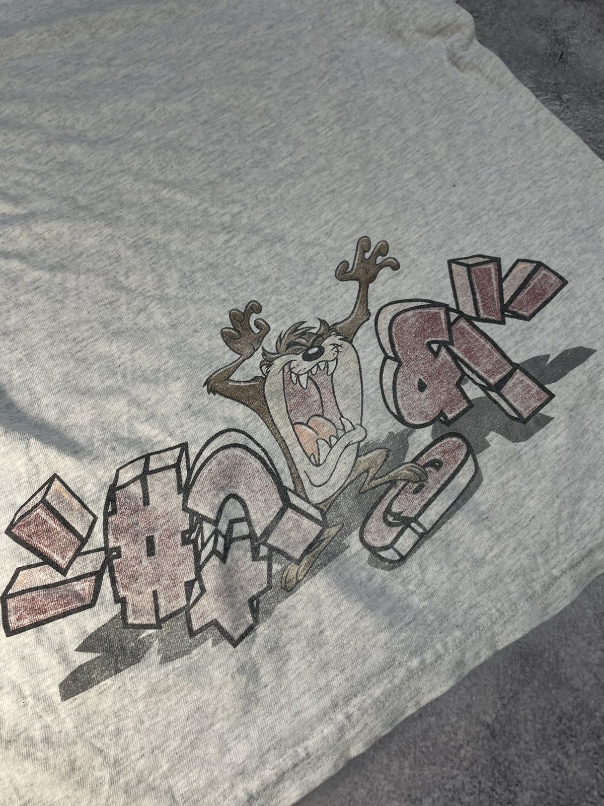 Cartoon Network Vintage single stitch Tasmanian devil taz looney toons 90s Size US L / EU 52-54 / 3 - 10 Thumbnail