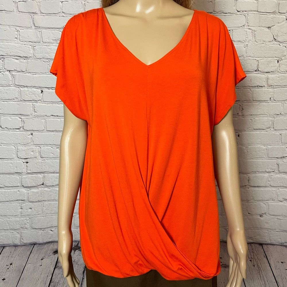 Vince Camuto New Vince Camuto Red Drape Front Short Sleeve Top Size L Size L / US 10 / IT 46 - 9 Thumbnail
