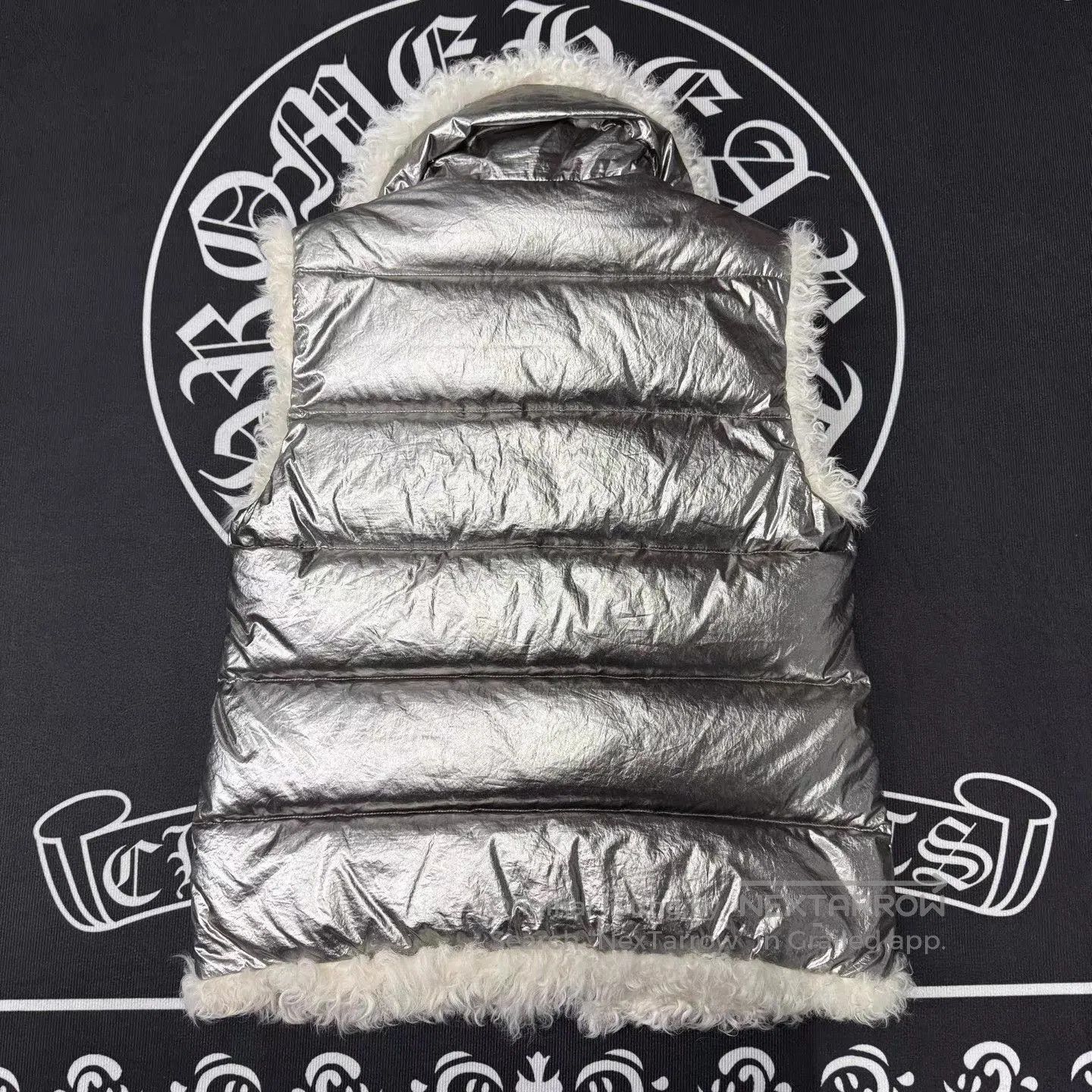 Moncler Silver Puffer Vest with Faux Fur Collar. Size US L / EU 52-54 / 3 - 2 Thumbnail