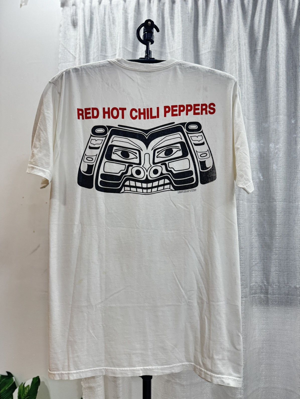 Band Tees × Rap Tees × Vintage Vintage Red Hot Chili Peppers Shirt 90’ Size US XL / EU 56 / 4 - 2 Thumbnail