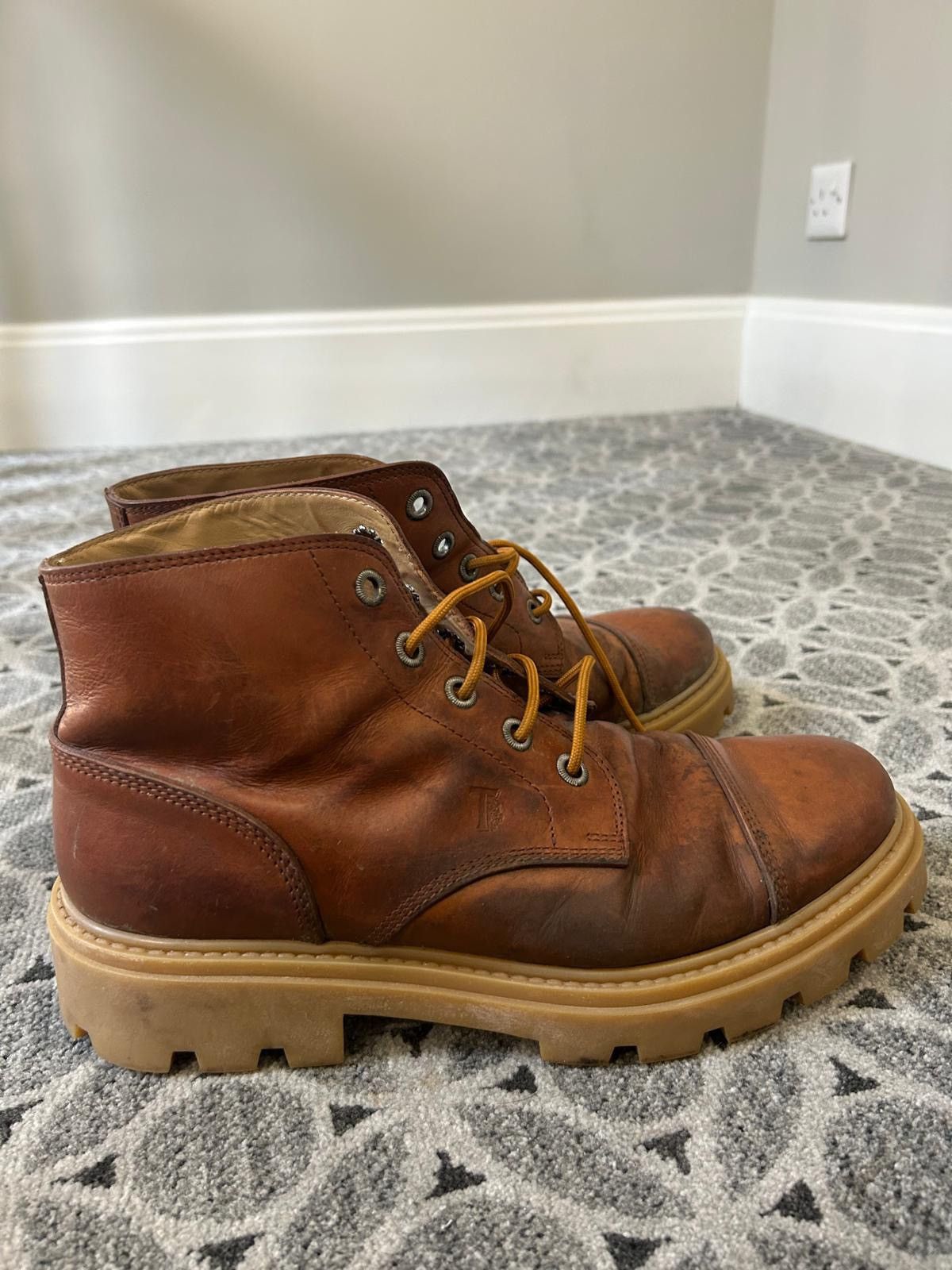 Tod's Tod’s Dark Brandy Boots Size 9.5 gently used, Size US 9.5 / EU 42-43 - 3 Thumbnail