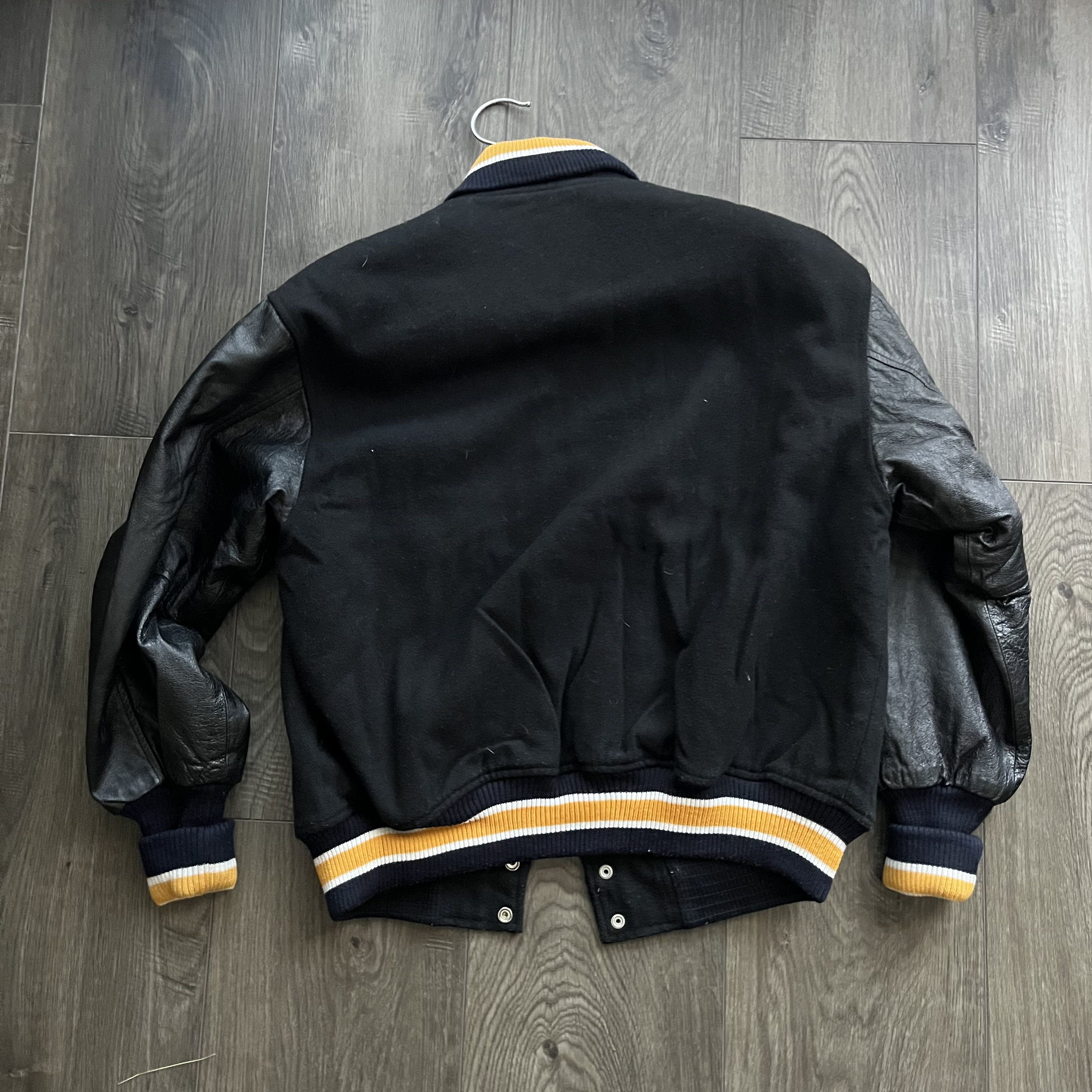 Carhartt Vintage Suntory Malts Beer Varsity Bomber Jacket, size M Size US M / EU 48-50 / 2 - 3 Thumbnail