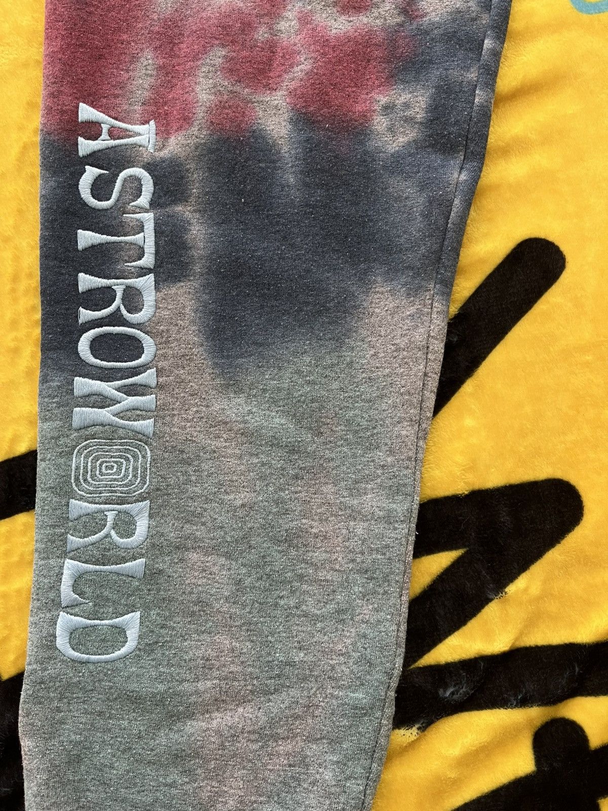 Travis Scott Astroworld tie-dye sweatpants Size US 26 / EU 42 - 6 Thumbnail