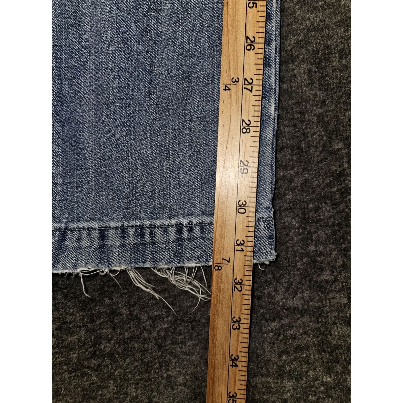 Silver Jeans Co. VINTAGE Silver Jeans Bootcut Jeans Womens 30 Regular Blue Distressed 90s Y2K Mid Rise Inseam 31.5 Denim Baggy Comfort Pockets Logo Button Mens? Womens Size 30" / US 8 / IT 44 - 6 Thumbnail