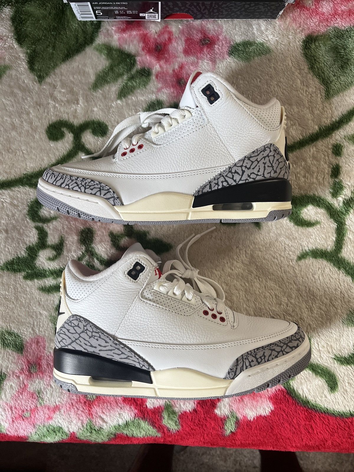 Jordan Brand Air Jordan 3 reimagine Size US 5 / EU 37 - 2 Thumbnail