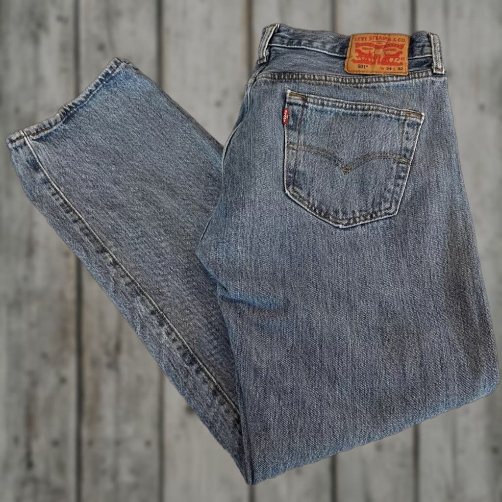 Levi's Levi’s 501 Jeans Men 34x32 Denim Blue Button Fly 5-Pocket Regular Fit USA Straight Modern Size US 34 / EU 50 - 1 Thumbnail