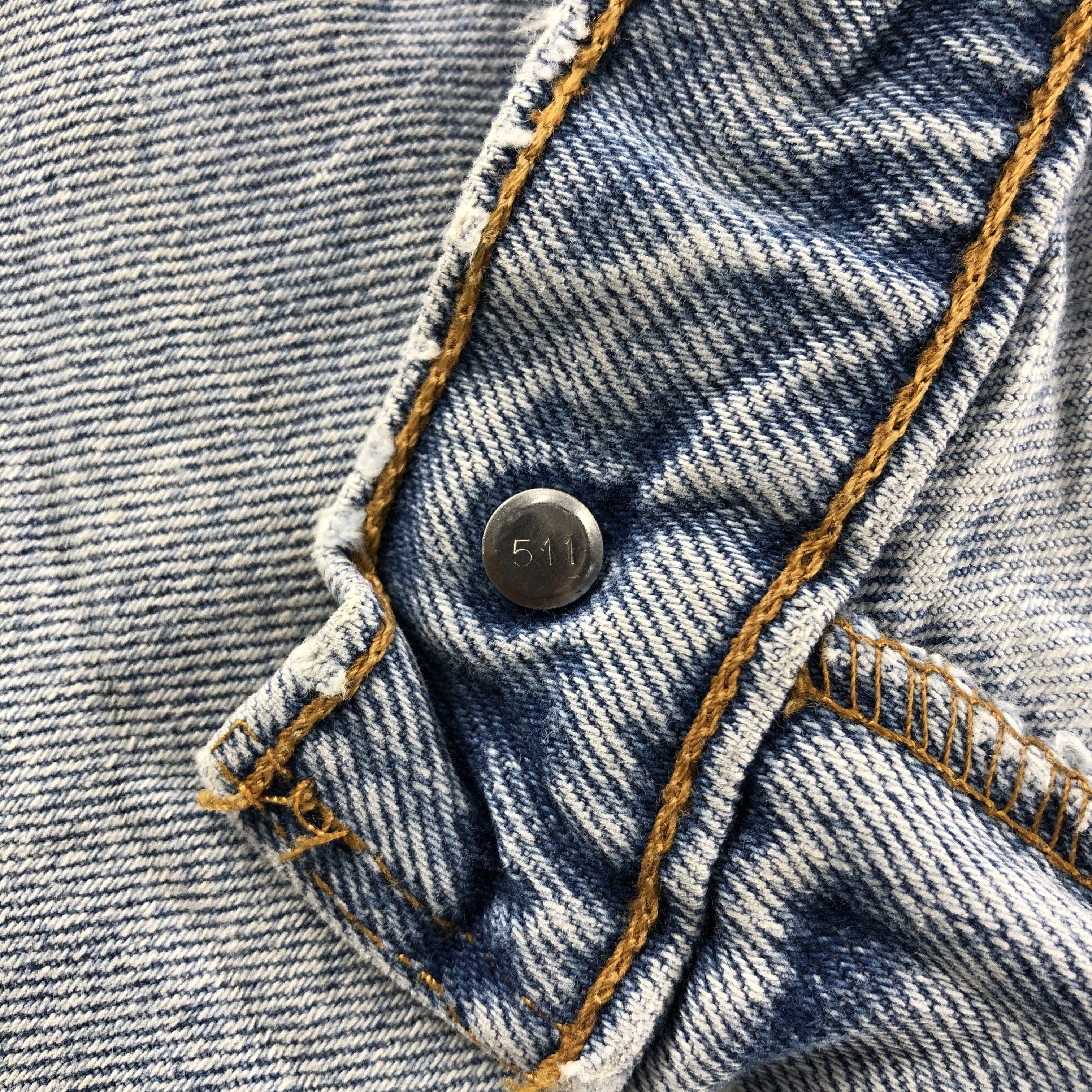 Levi's 90s Vintage Light Wash Levis 560 Jeans- J1351 Size US 35 - 9 Thumbnail