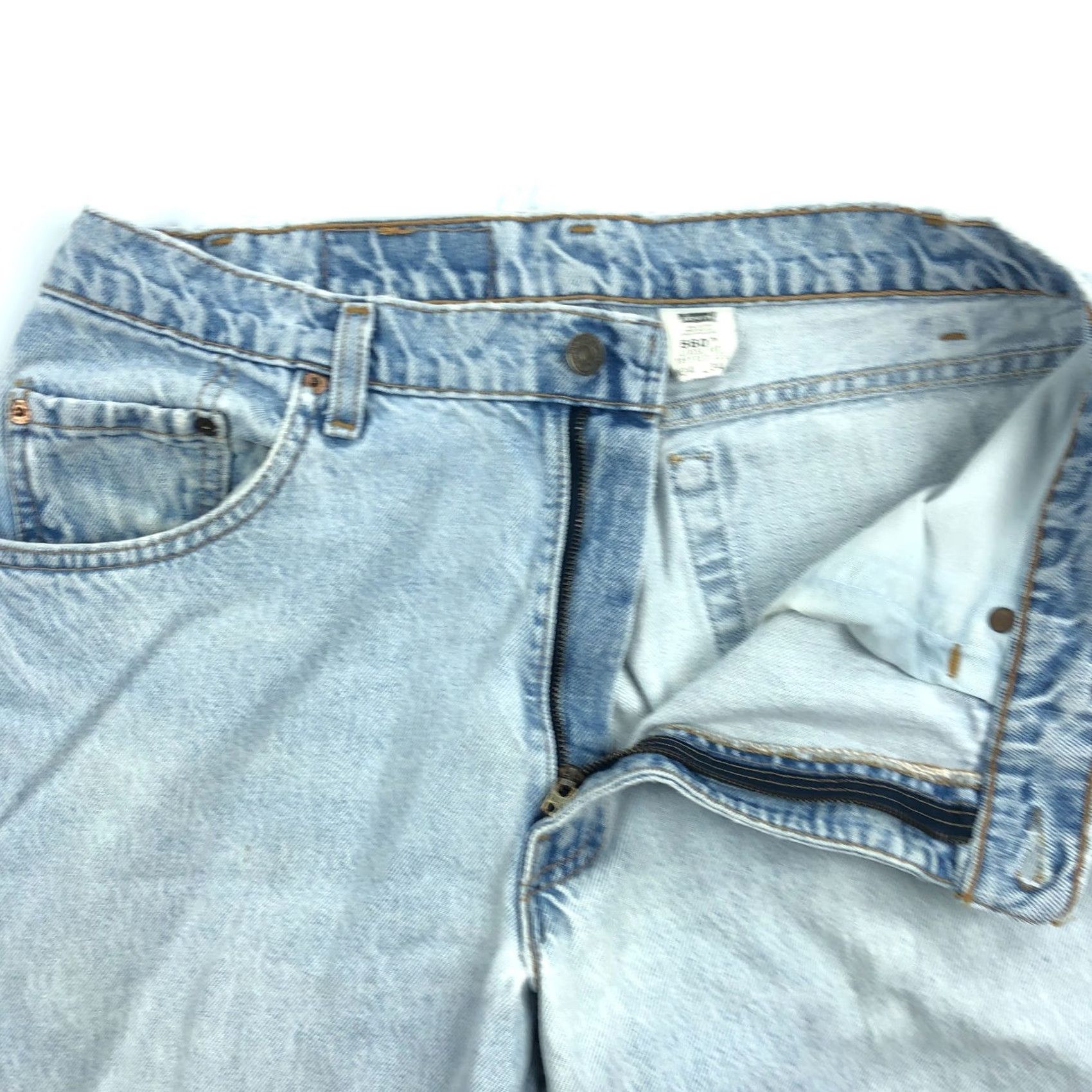 Levi's VINTAGE Levi's 560 Jeans Mens 32x33 Light Wash 90s Distress Tapered Blue Jeans Distressed Mens 90s Size US 32 / EU 48 - 2 Thumbnail