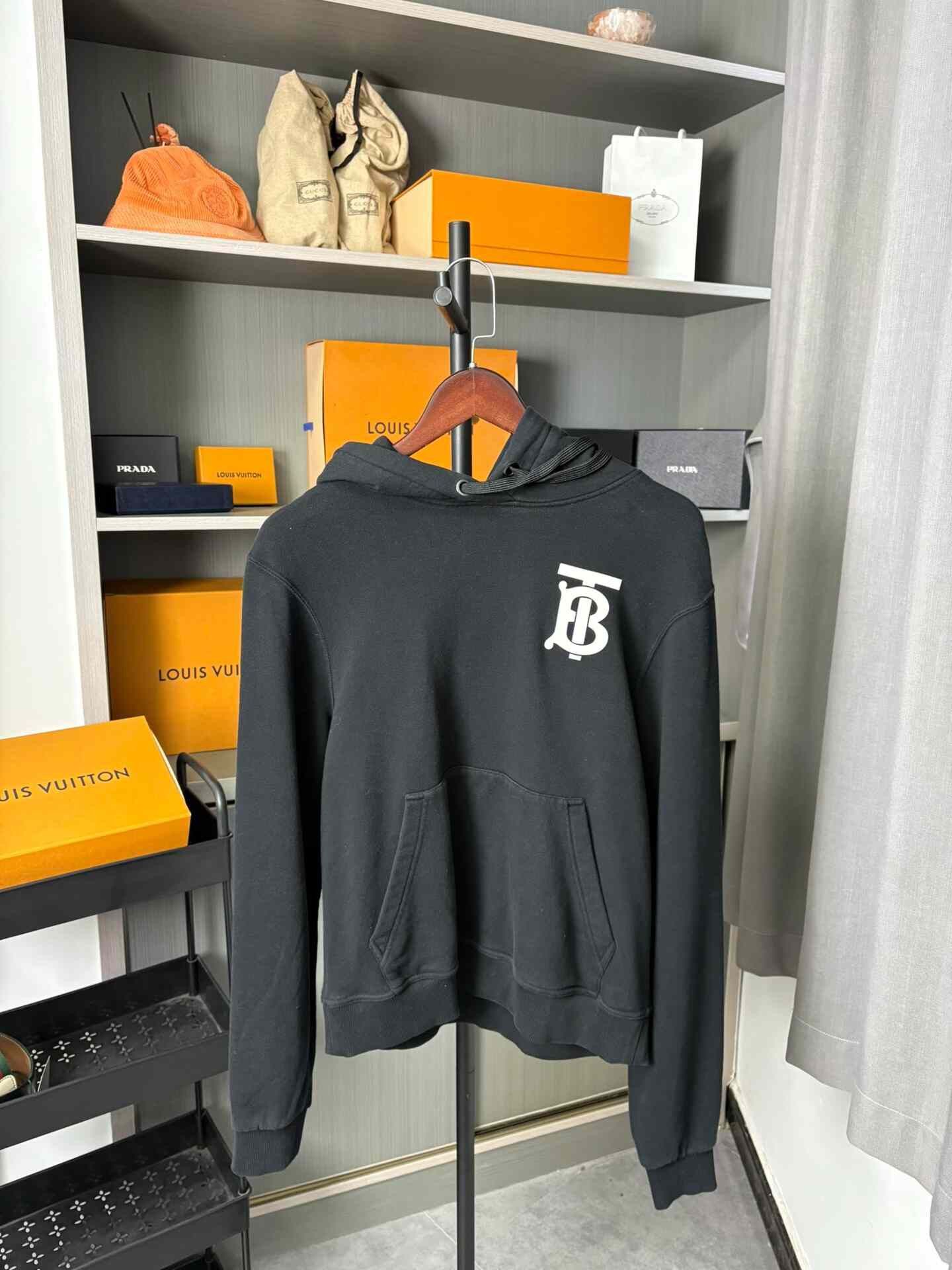 Burberry Burberry Printed Black Hoodie S Men Size US S / EU 44-46 / 1 - 1 Thumbnail