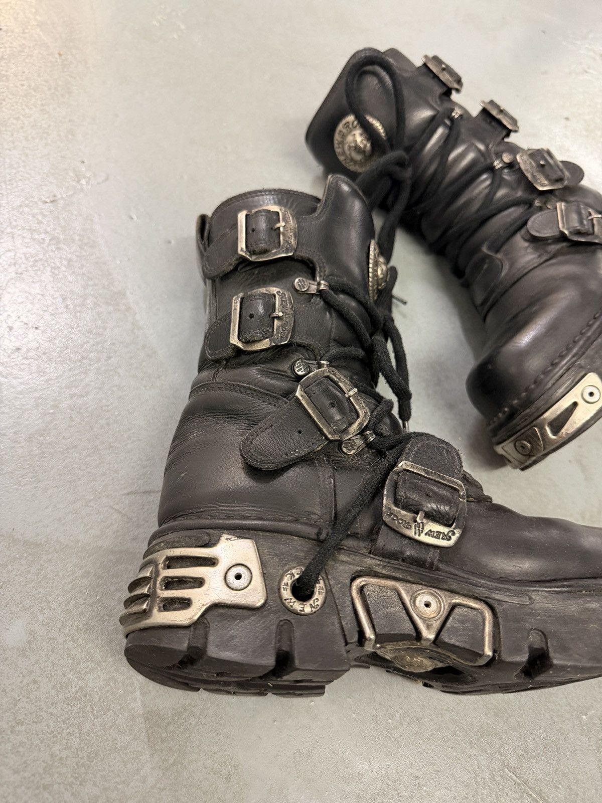 New Rock Vintage Buckle Platform Biker Leather Boots in Black, Women's (Size 7) — image 2 of 6
