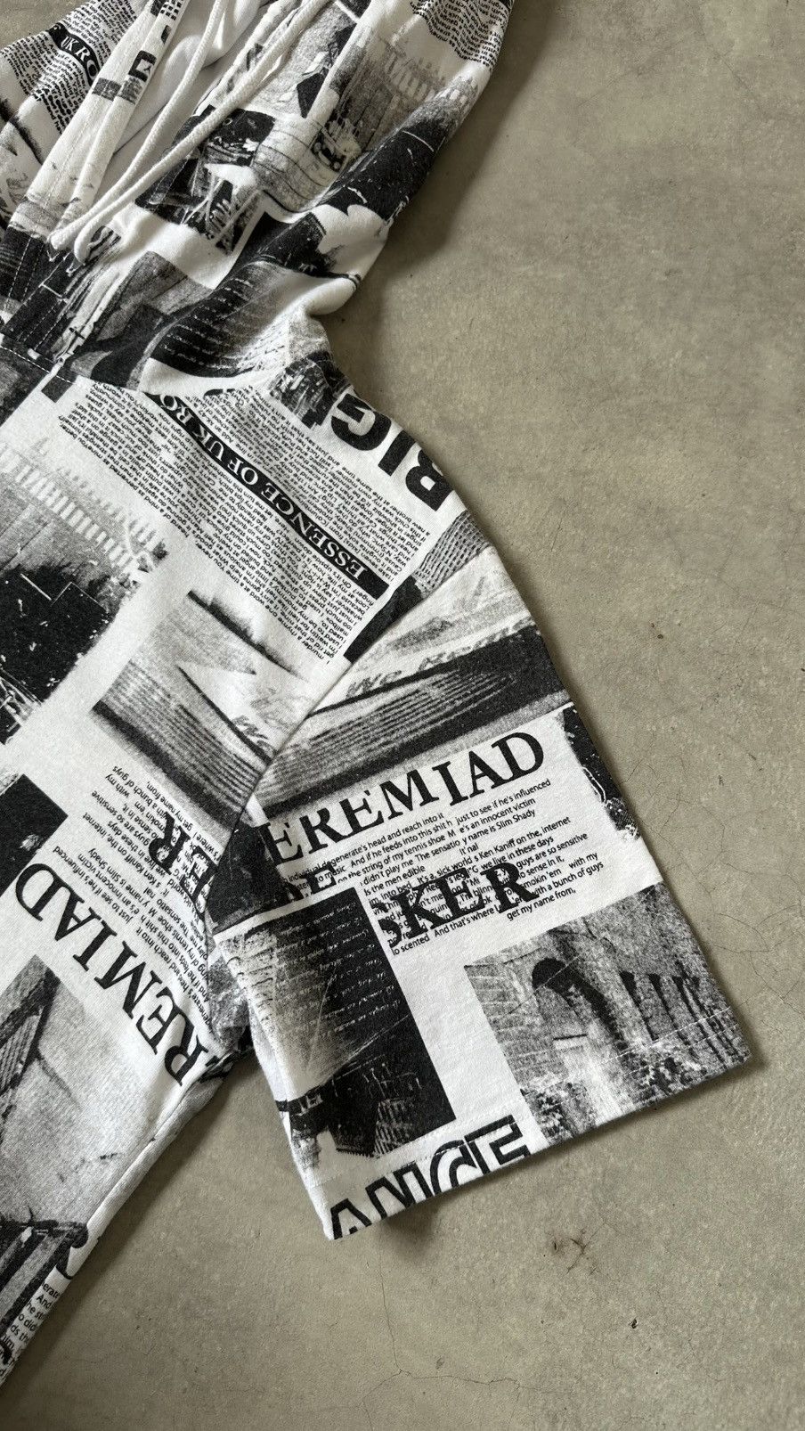 Japanese Brand VINTAGE SMACK NEWSPAPER SHORT SLEEVE HOODIE Size US M / EU 48-50 / 2 - 4 Thumbnail