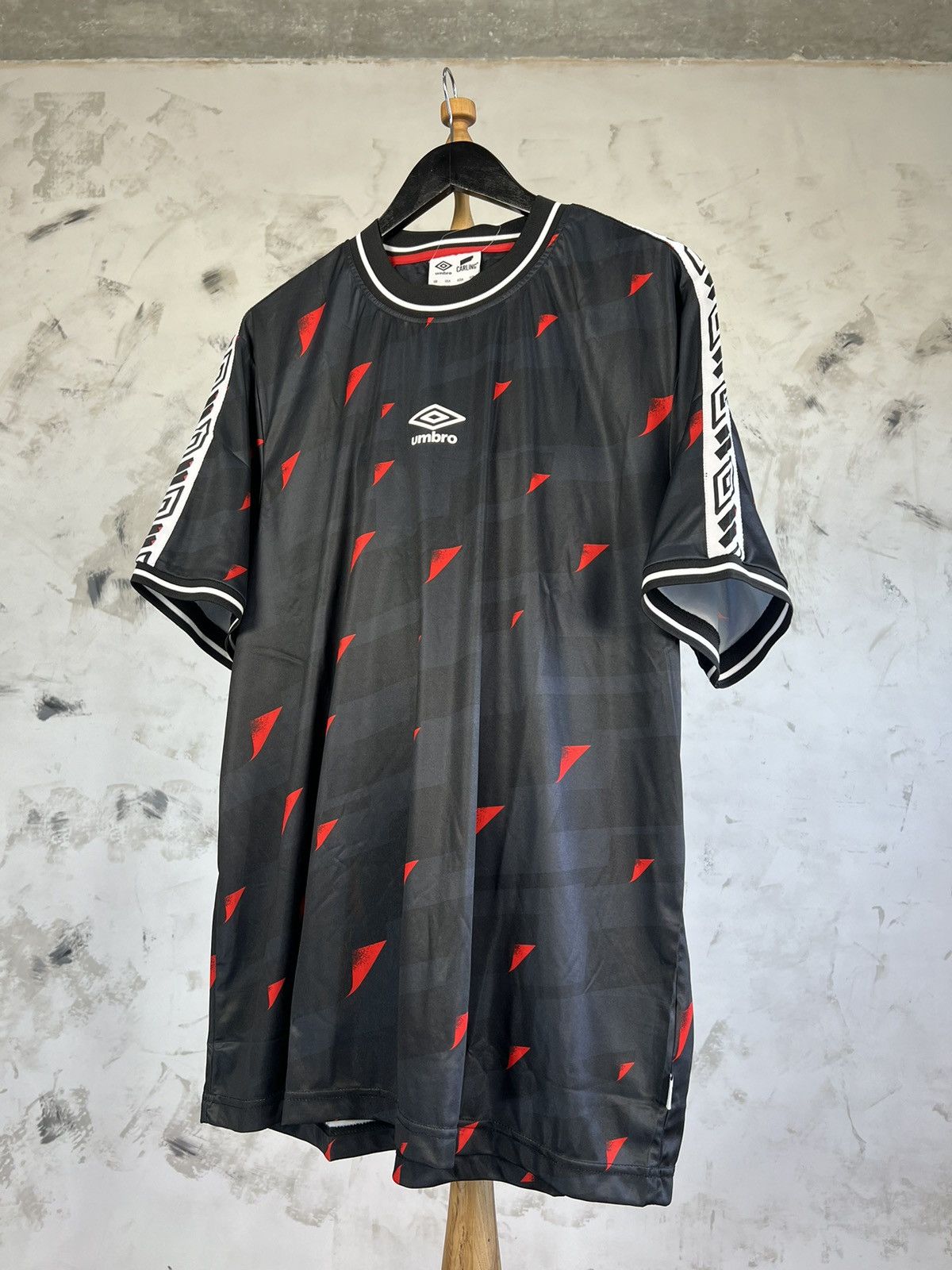 Palace × Umbro PALACE UMBRO 3RD GOALIE SHIRT BLACK NEON
