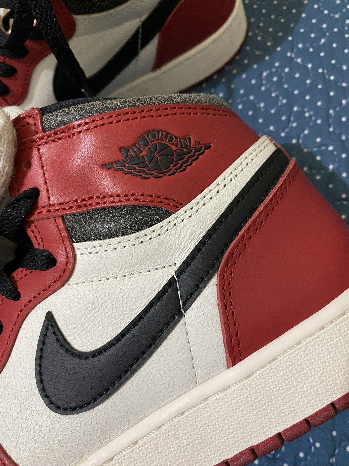 Jordan Brand Air Jordan 1 Retro High OG GS Size US 7 / EU 40 - 6 Thumbnail
