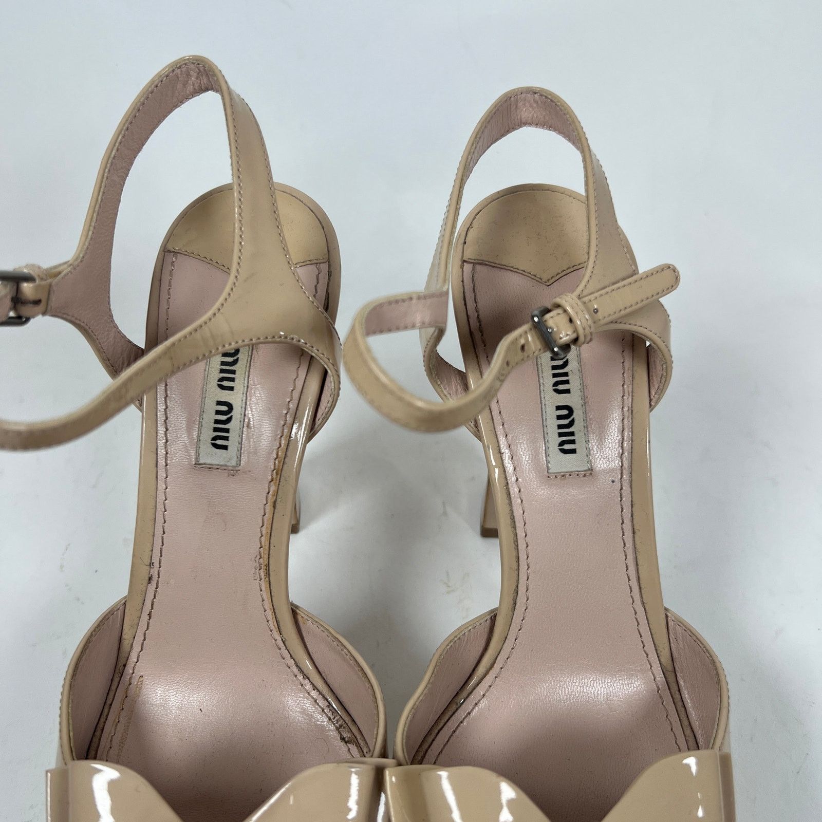 Miu Miu Miu Miu Beige Patent Leather Bow Heels Size 39 Size US 9 / IT 39 - 4 Thumbnail