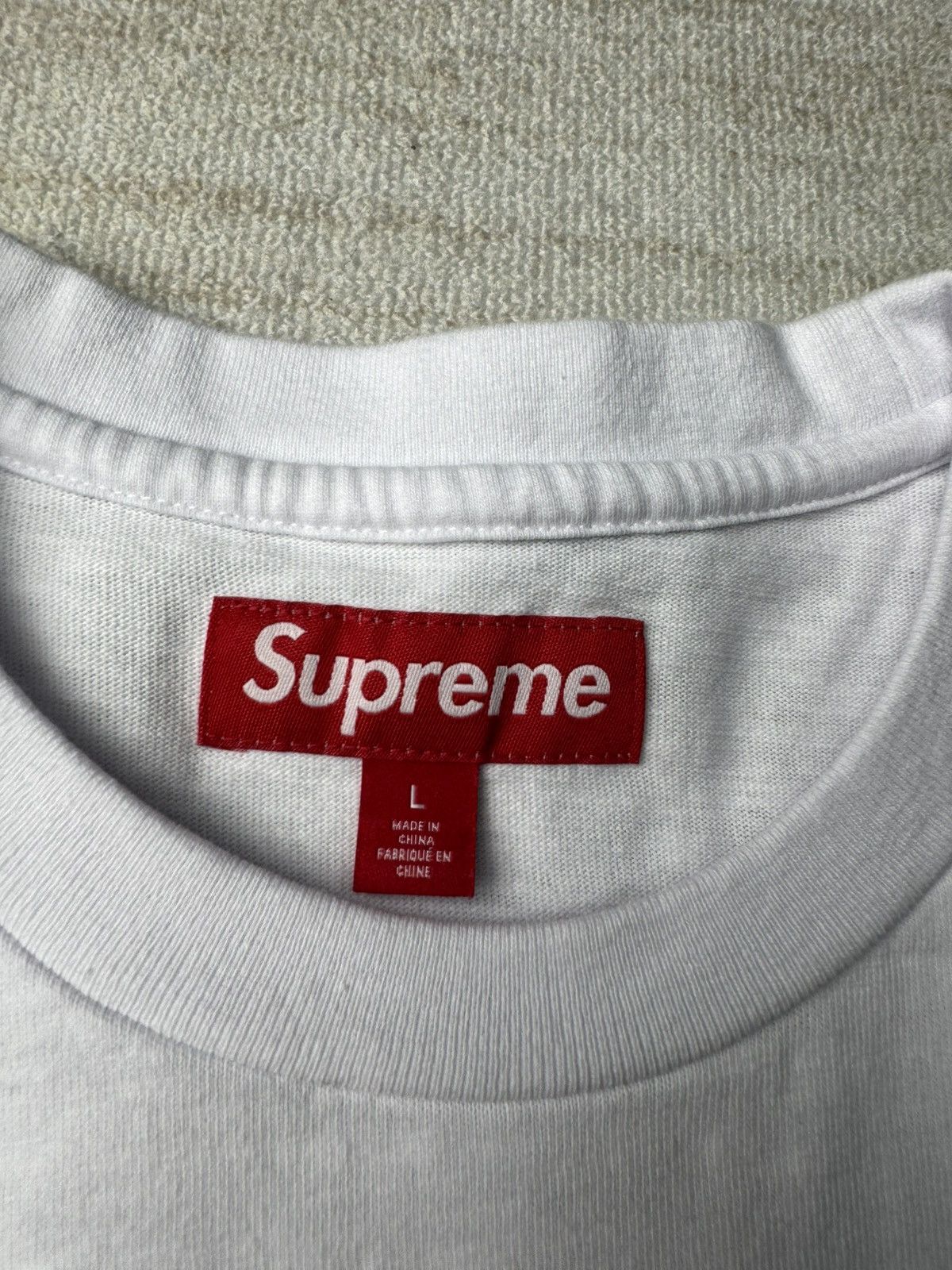 Supreme Old english tee Size US L / EU 52-54 / 3 - 3 Thumbnail