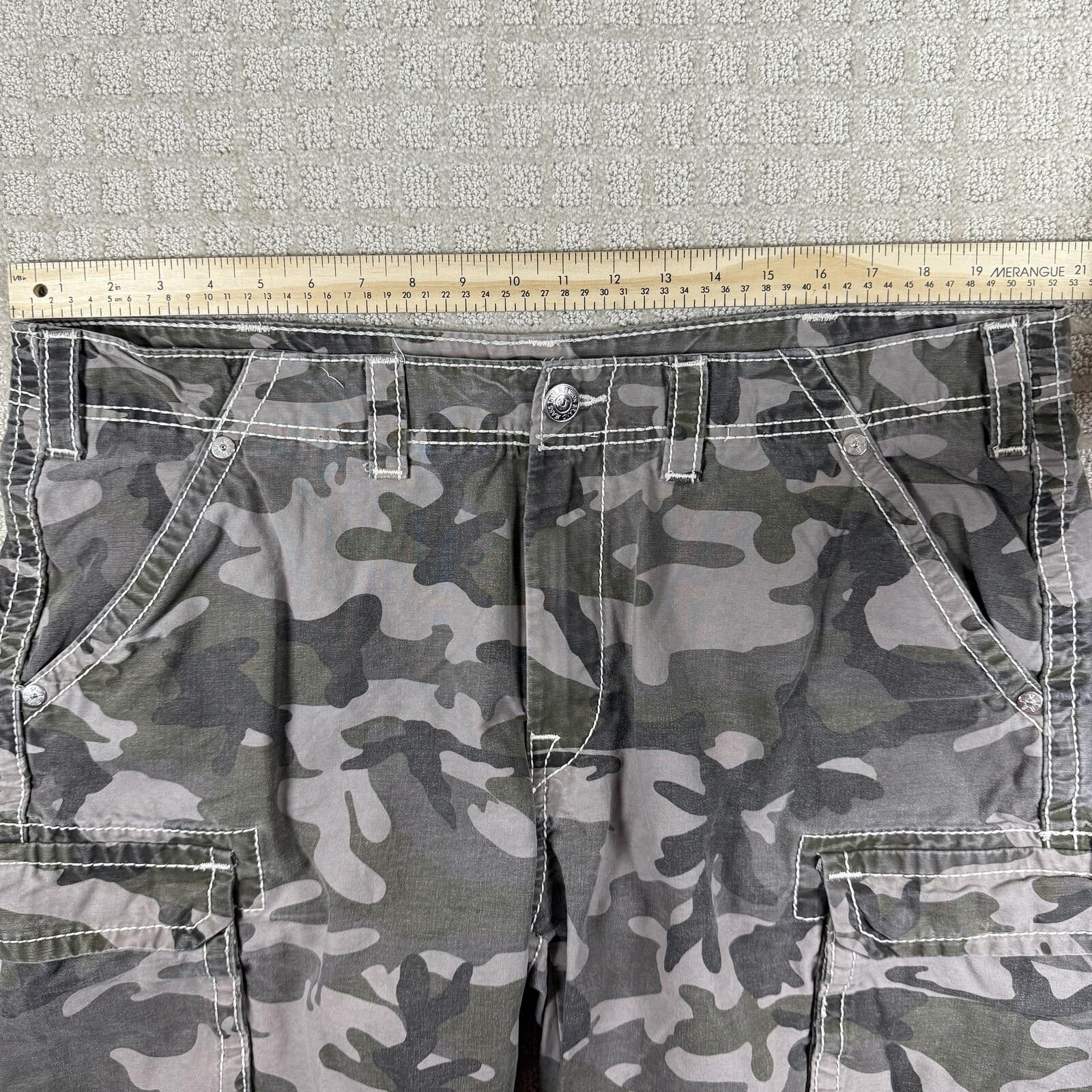 True Religion Y2K True Religion Camo Cargo Shorts 38 Size US 38 / EU 54 - 3 Thumbnail
